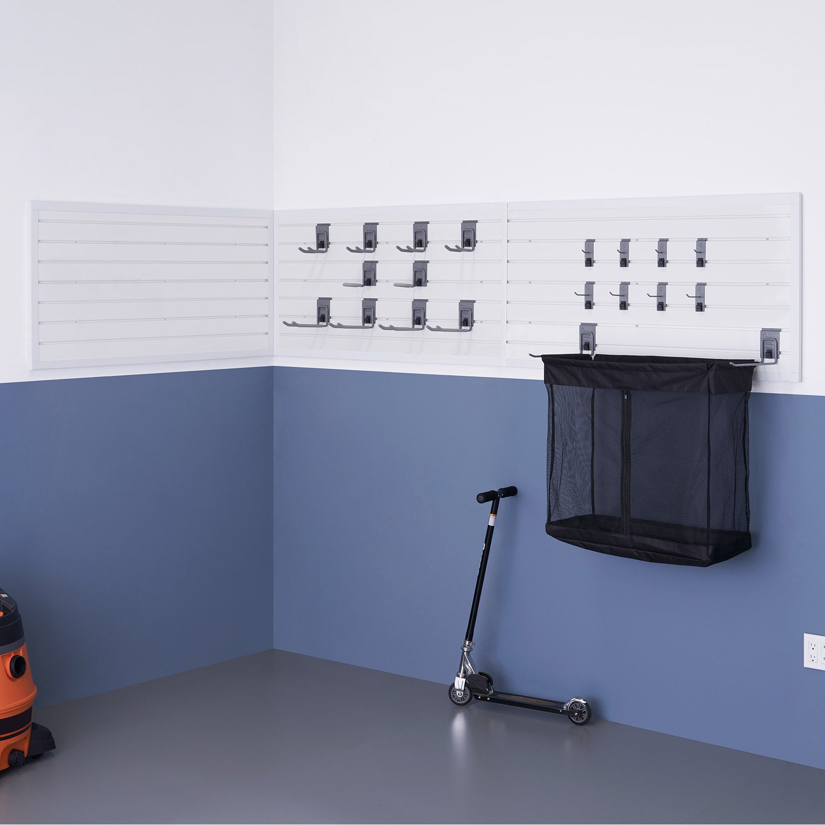 TRINITY 24 Sq Ft Modular Slatwall 19-piece Accessory Set