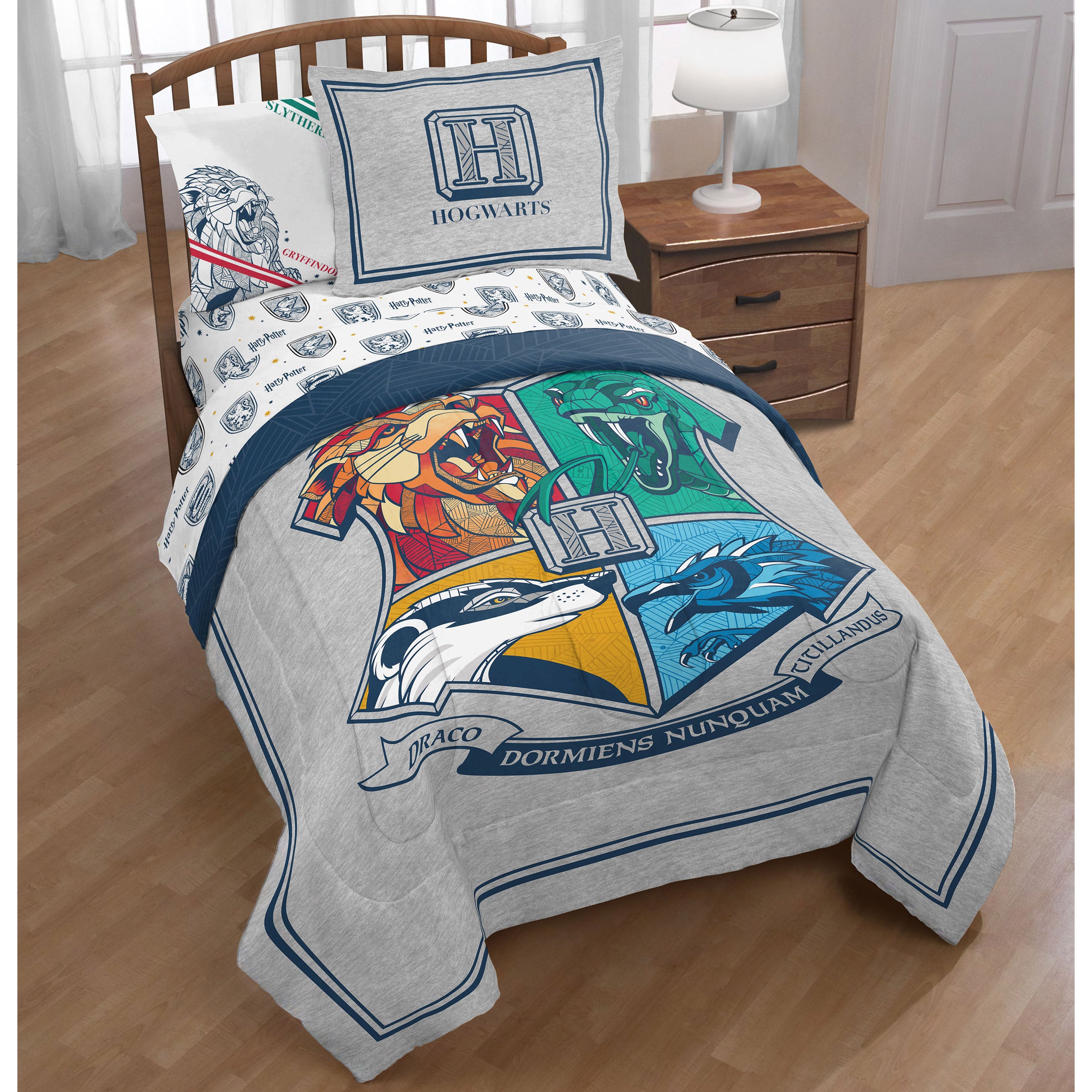 Licensed 5-piece Twin Bed Set