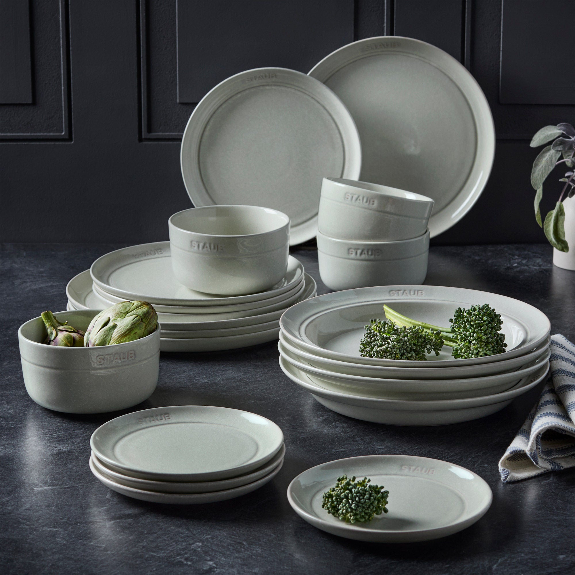 Staub Dinnerware 20-piece Set, Service for 4