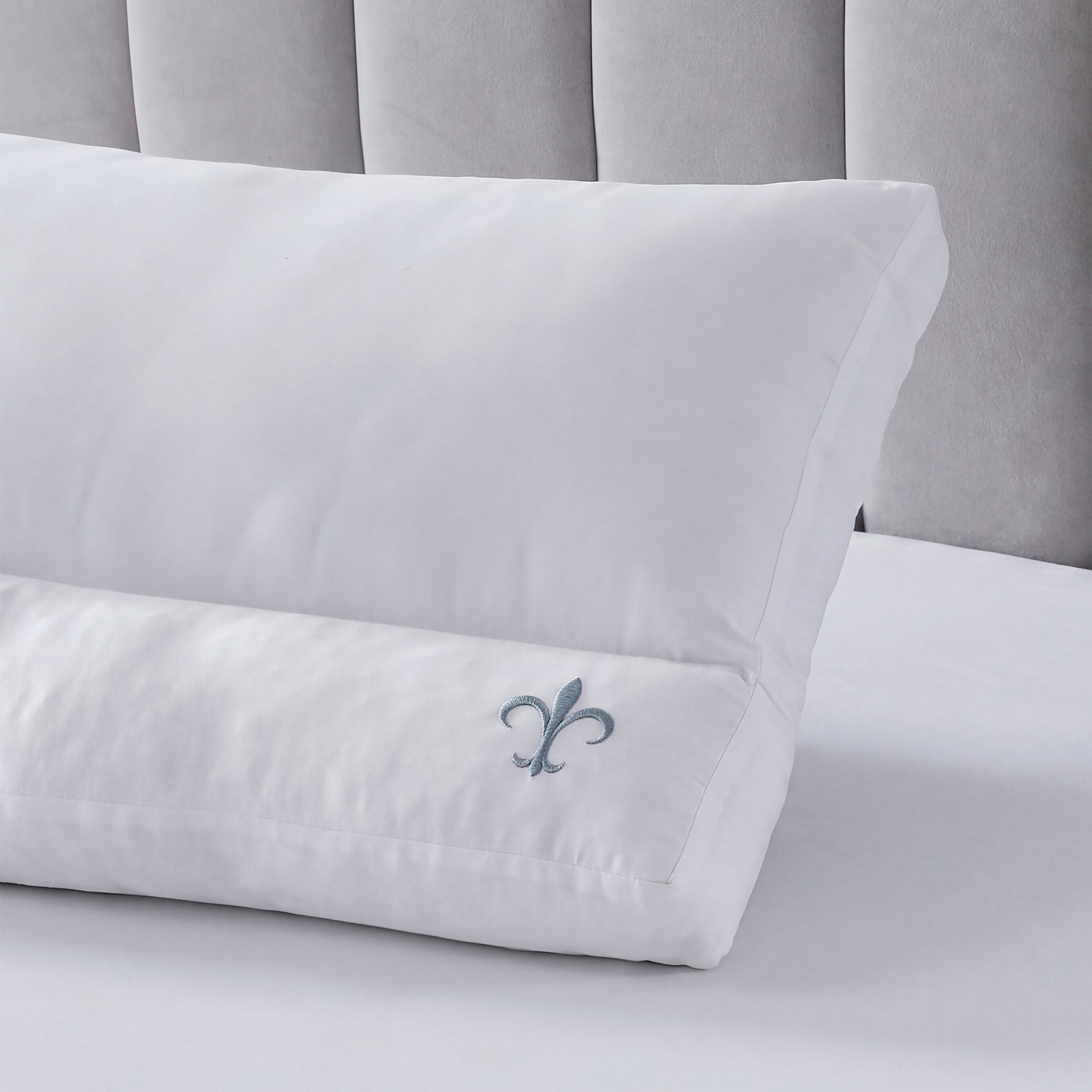 Stearns & Foster Lumbar Pillow