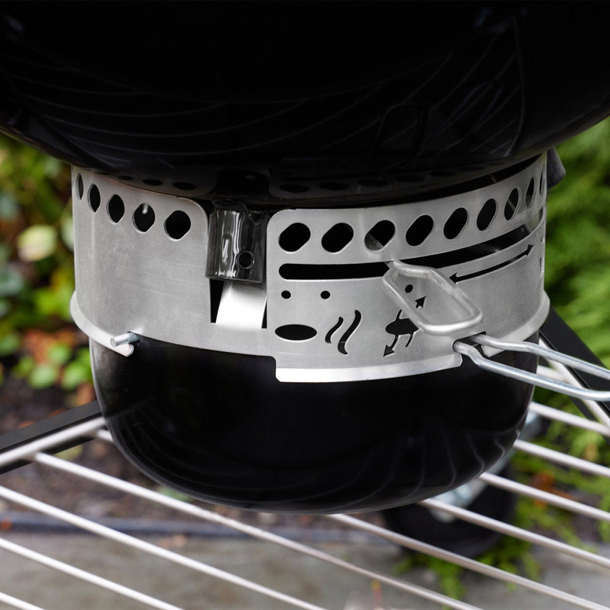 Weber Kamado E6 Charcoal Grill