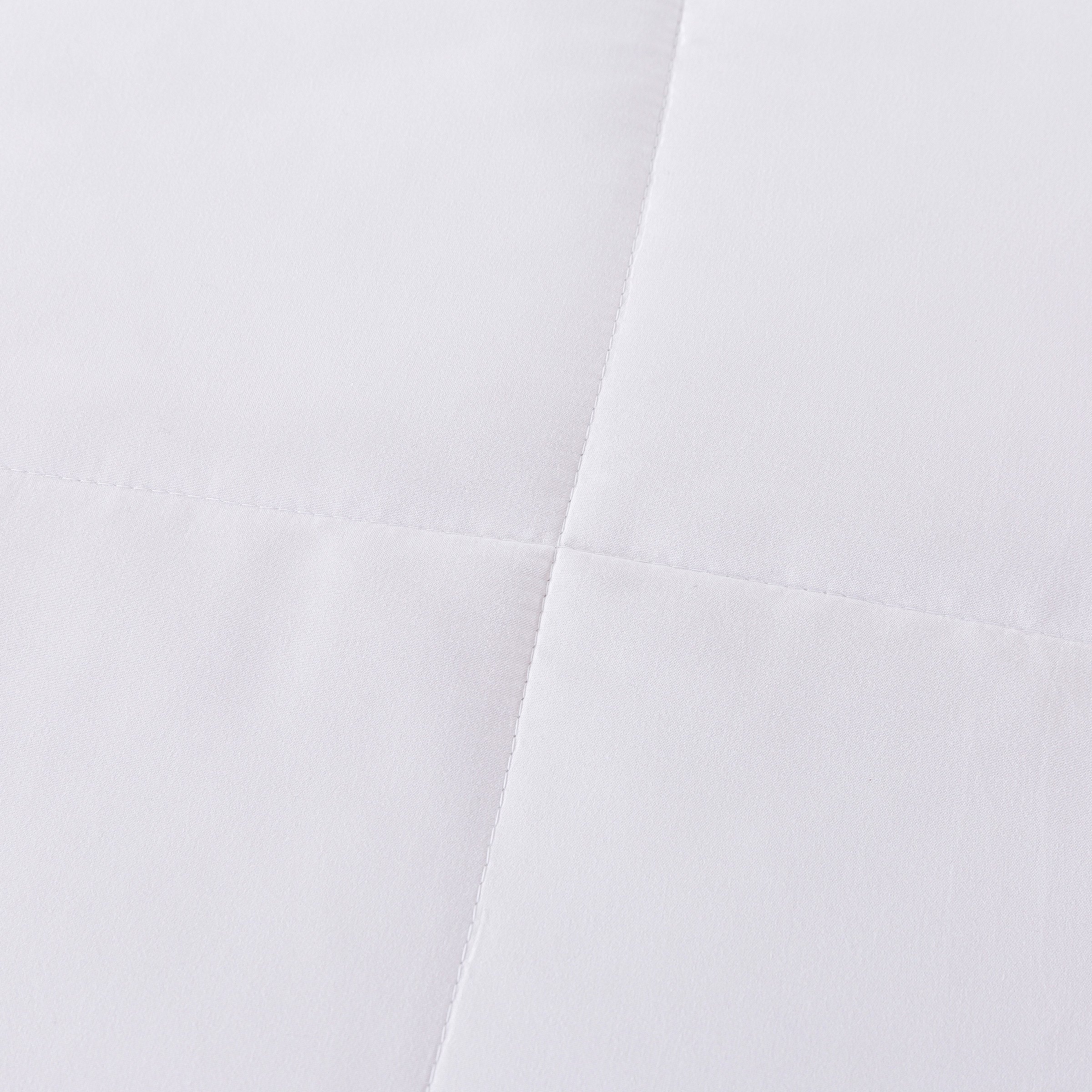 Feather and Loom 420 TC White Goose Down Comforter & Pillow Set