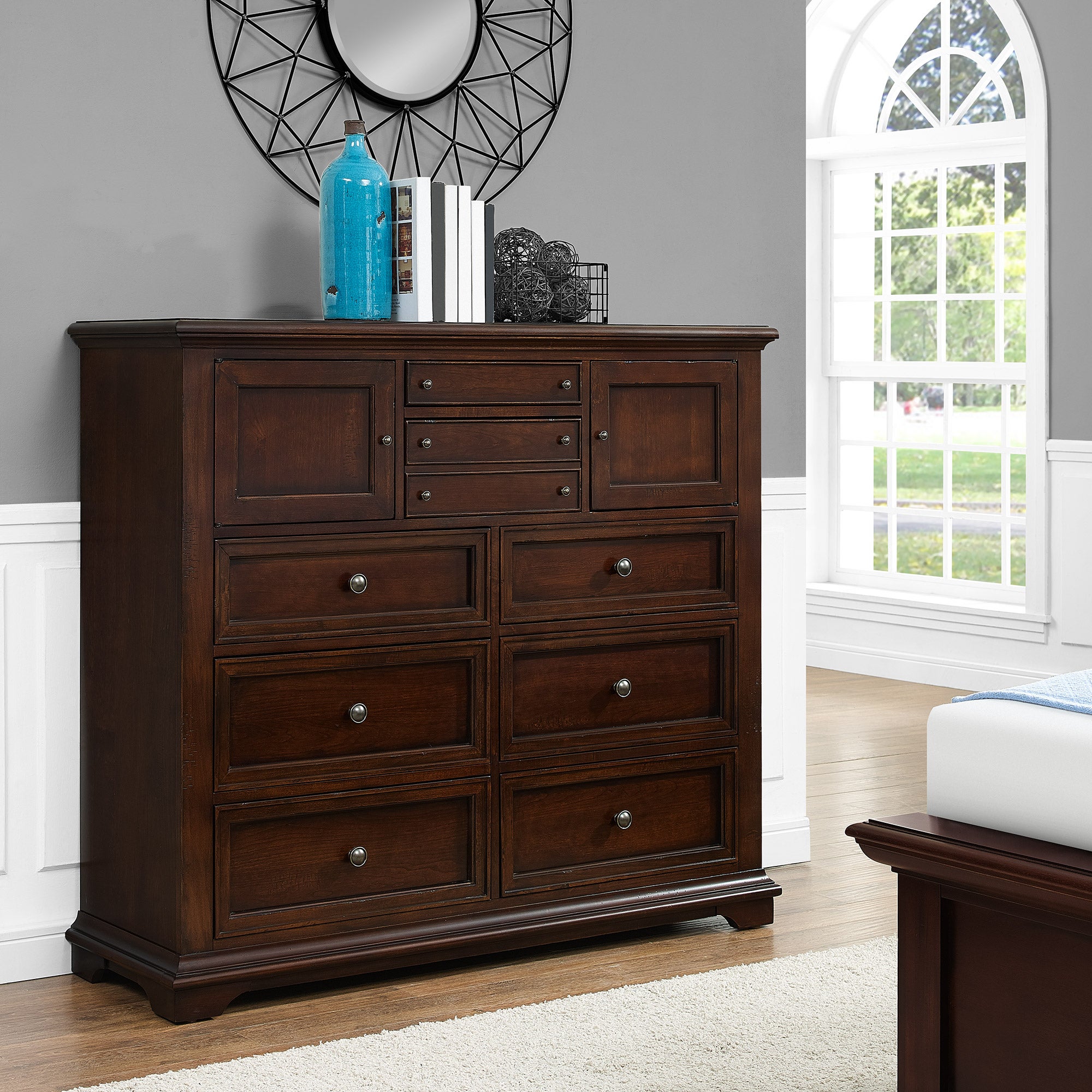 Bridgeport Gentleman's Chest