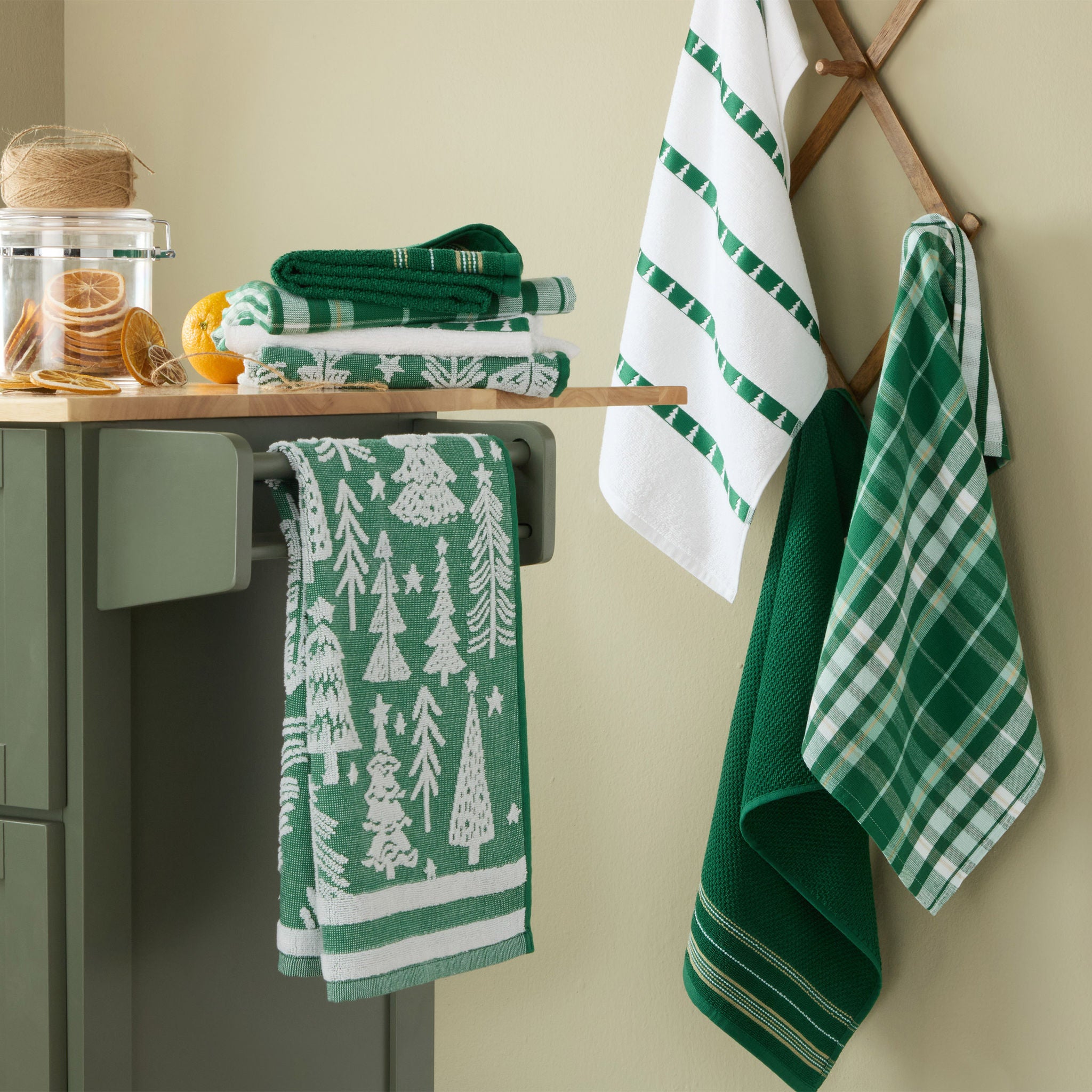 Holiday Kitchen Towels, 8-pack