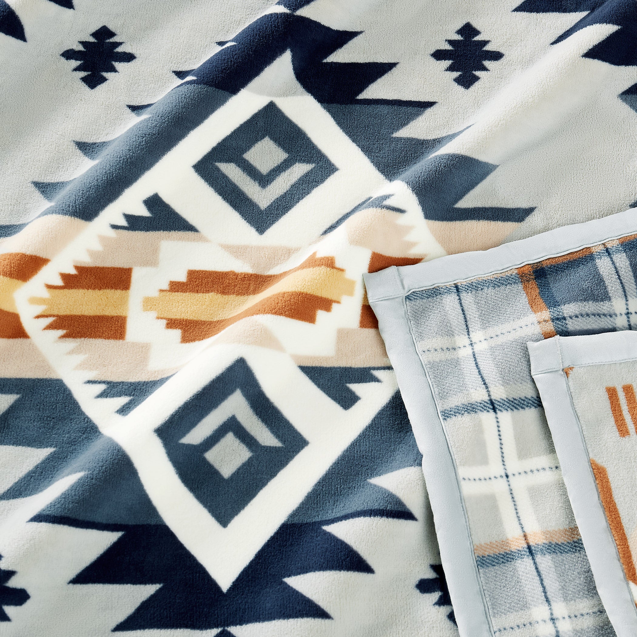 Pendleton Reversible Plush Throw