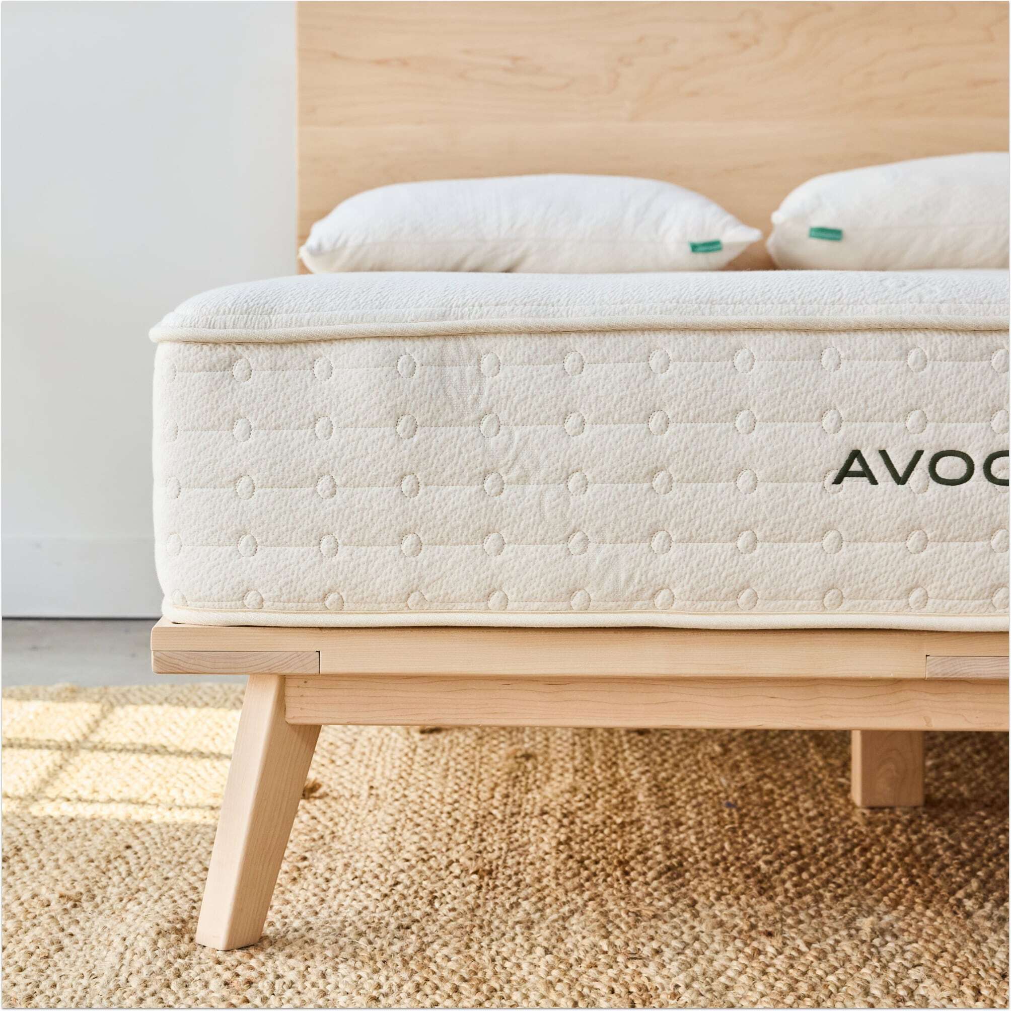 Avocado Organic 11" Medium Hybrid Mattress
