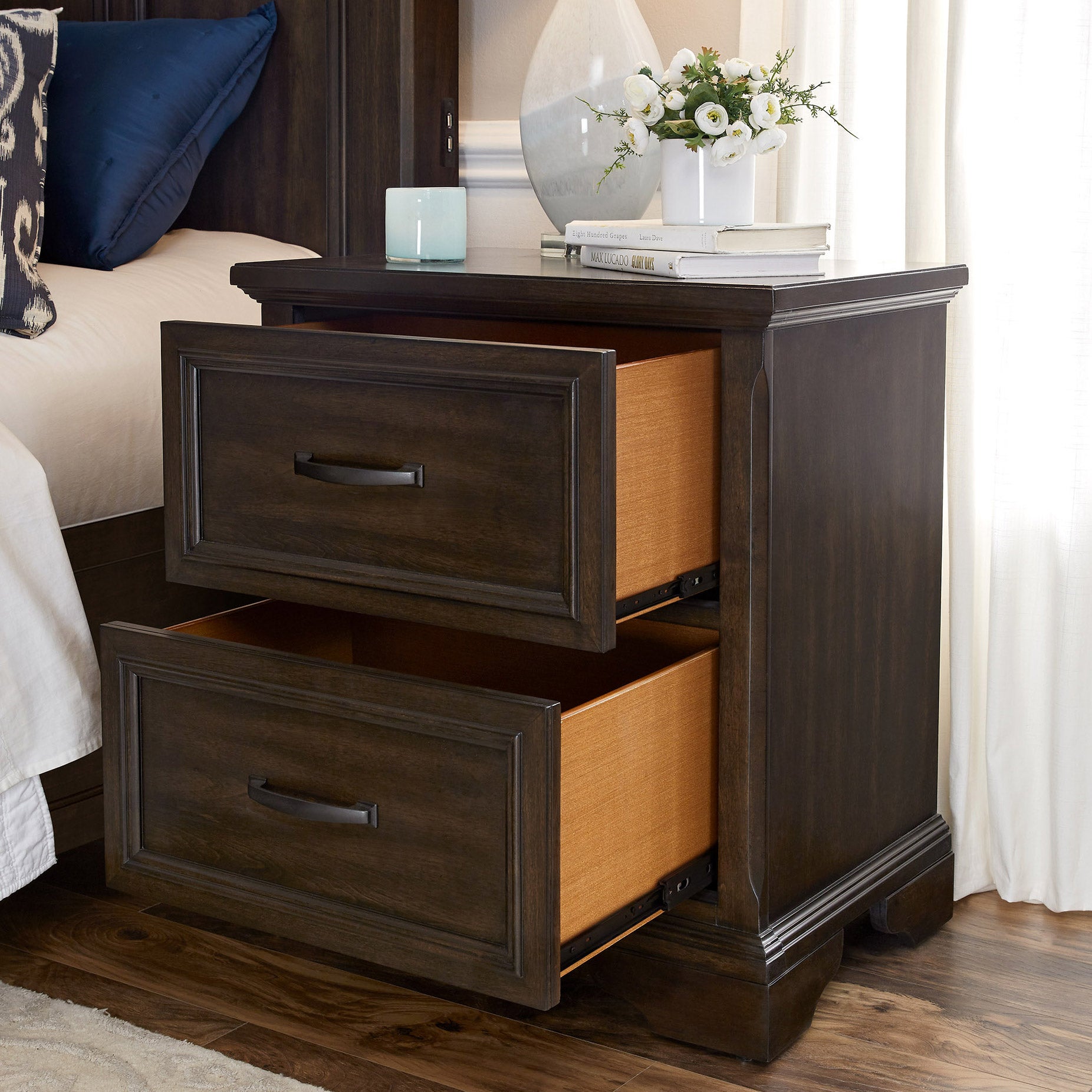 Nikos Nightstand