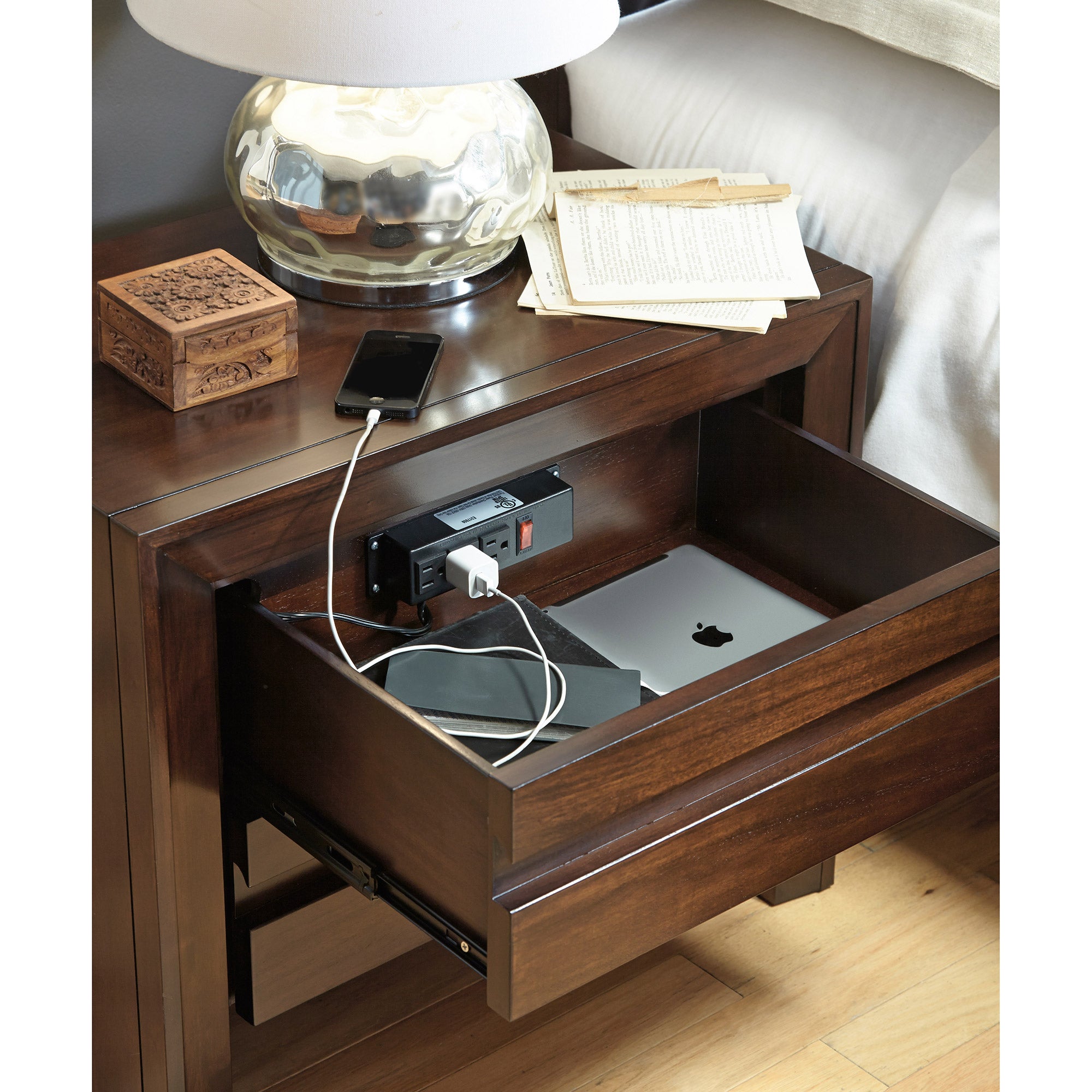 Wakefield Queen Bedroom Collection