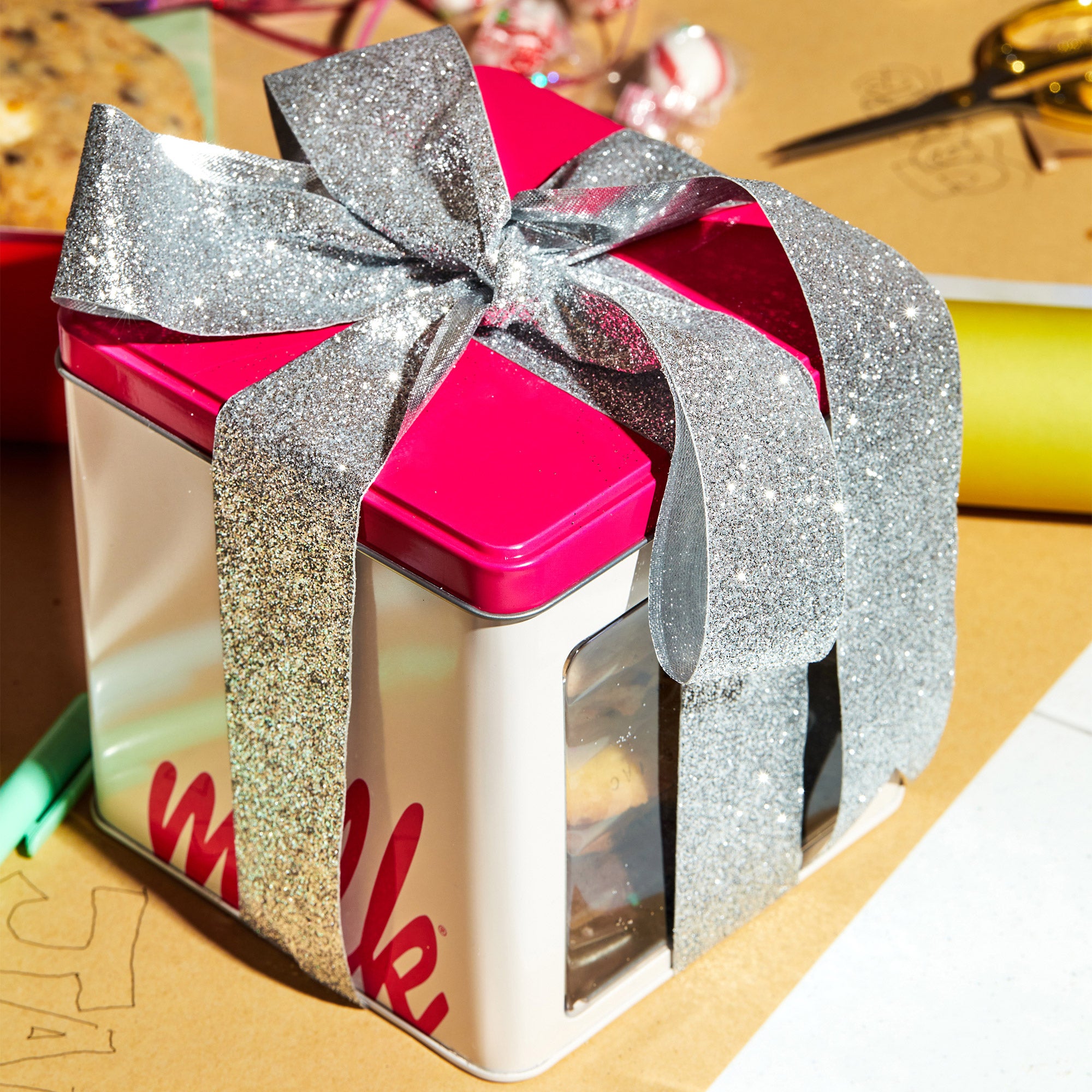 Milk Bar Assorted Cookie Tins (4 Tins/6 Cookies Each, Total 24 Cookies)