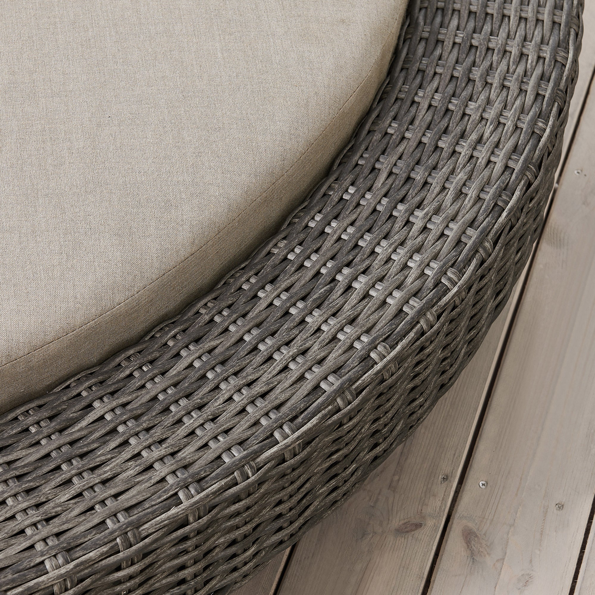 Sienna Oval Daybed