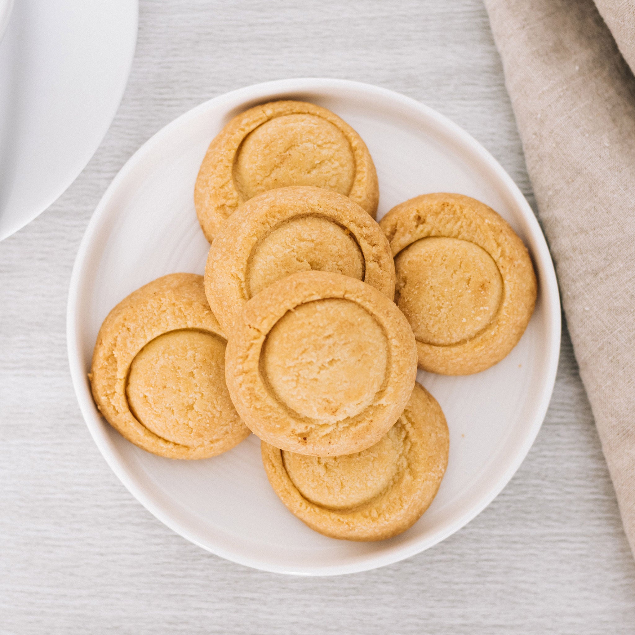 Mary Macleod's All Butter Shortbread Cookies in Embossed Cookie Jar Tins, 2 Flavors, 30 Cookies Each, 60 Total