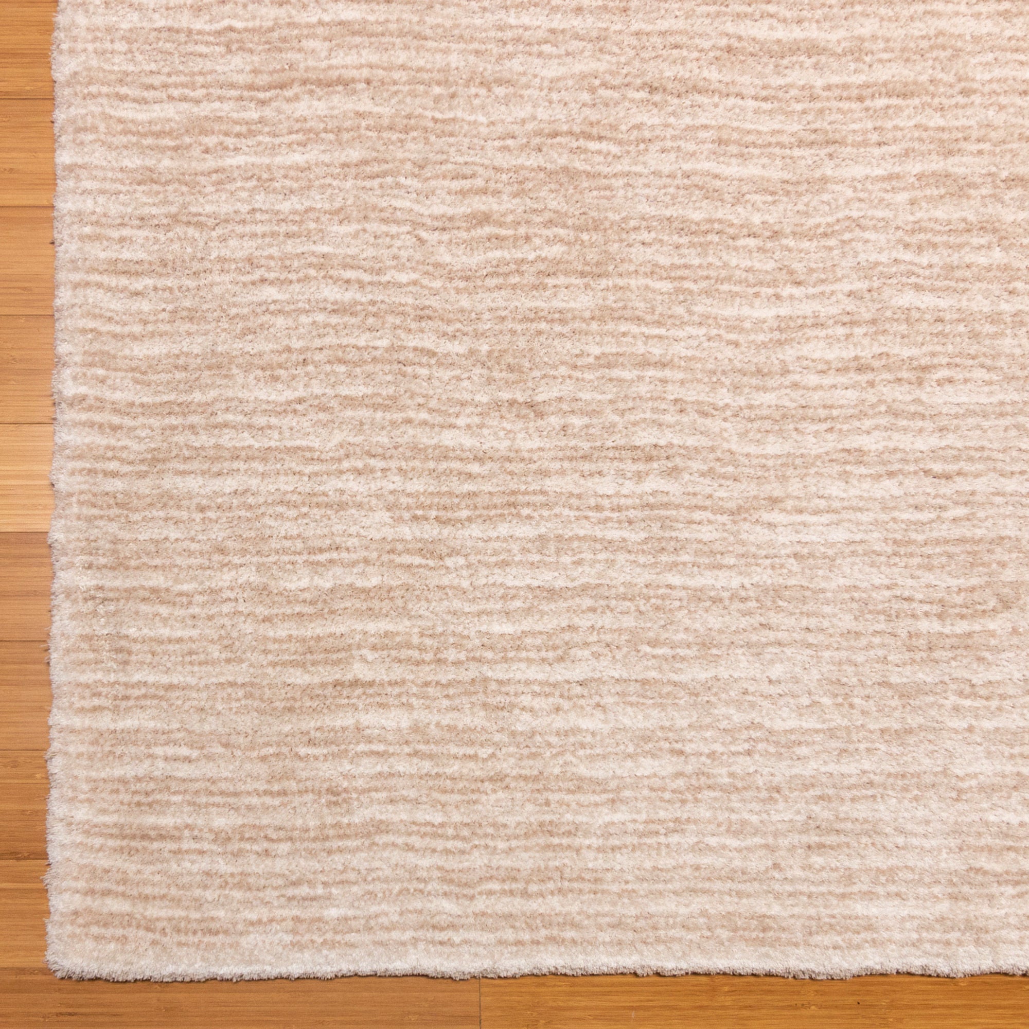 Soft Step Shag, Hyden Ivory / Beige