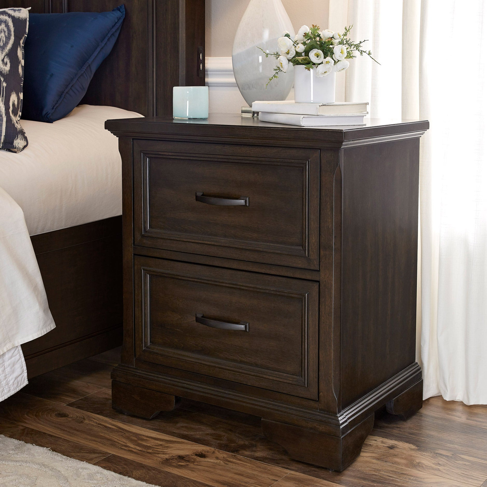Nikos Nightstand
