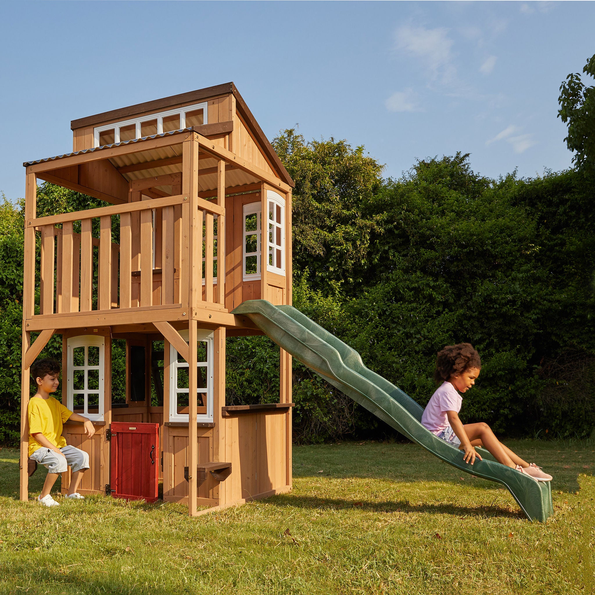 Cedar Summit by Kidkraft Lofty Heights Playhouse