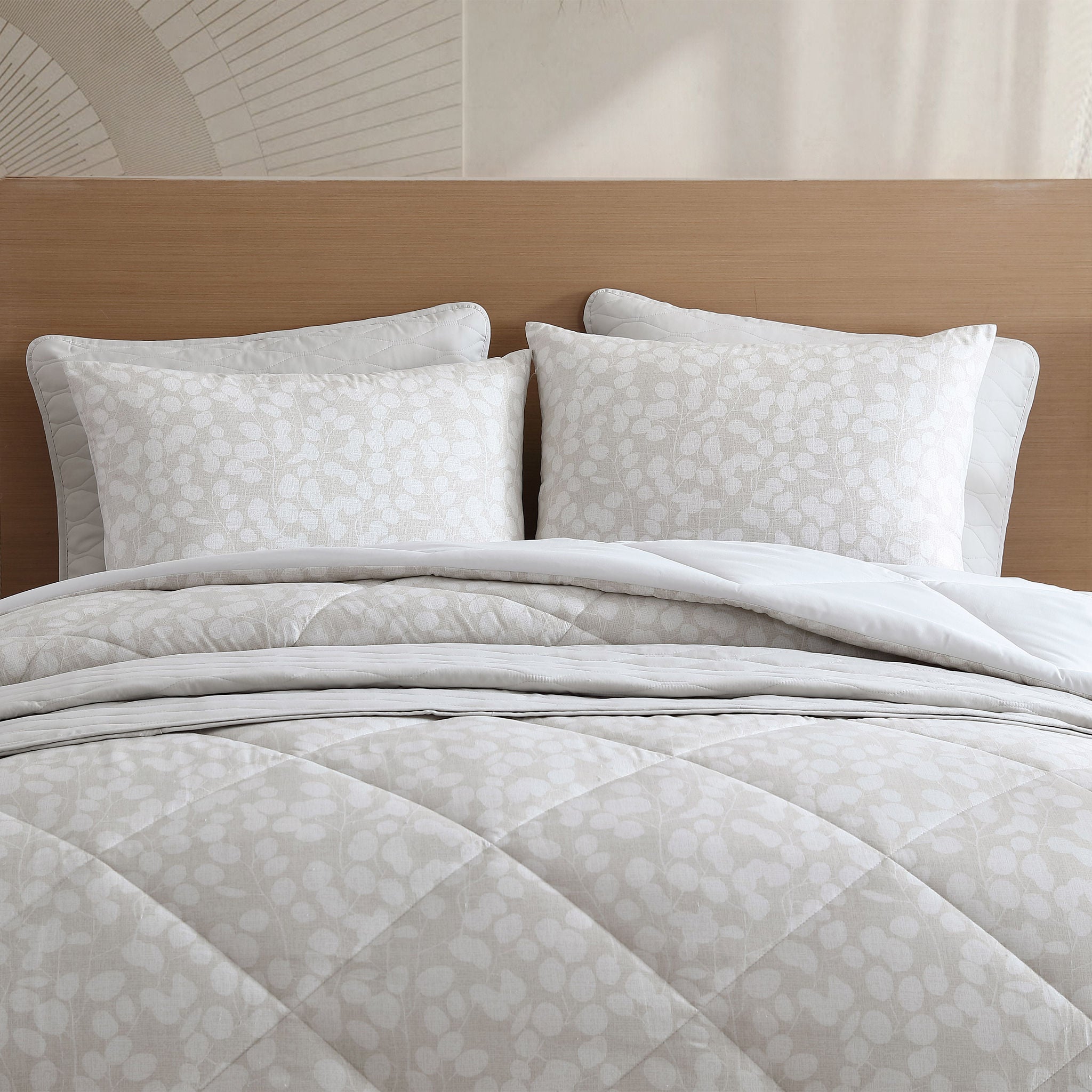 Jennifer Adams Reversible 6-piece Comforter Set, Avery