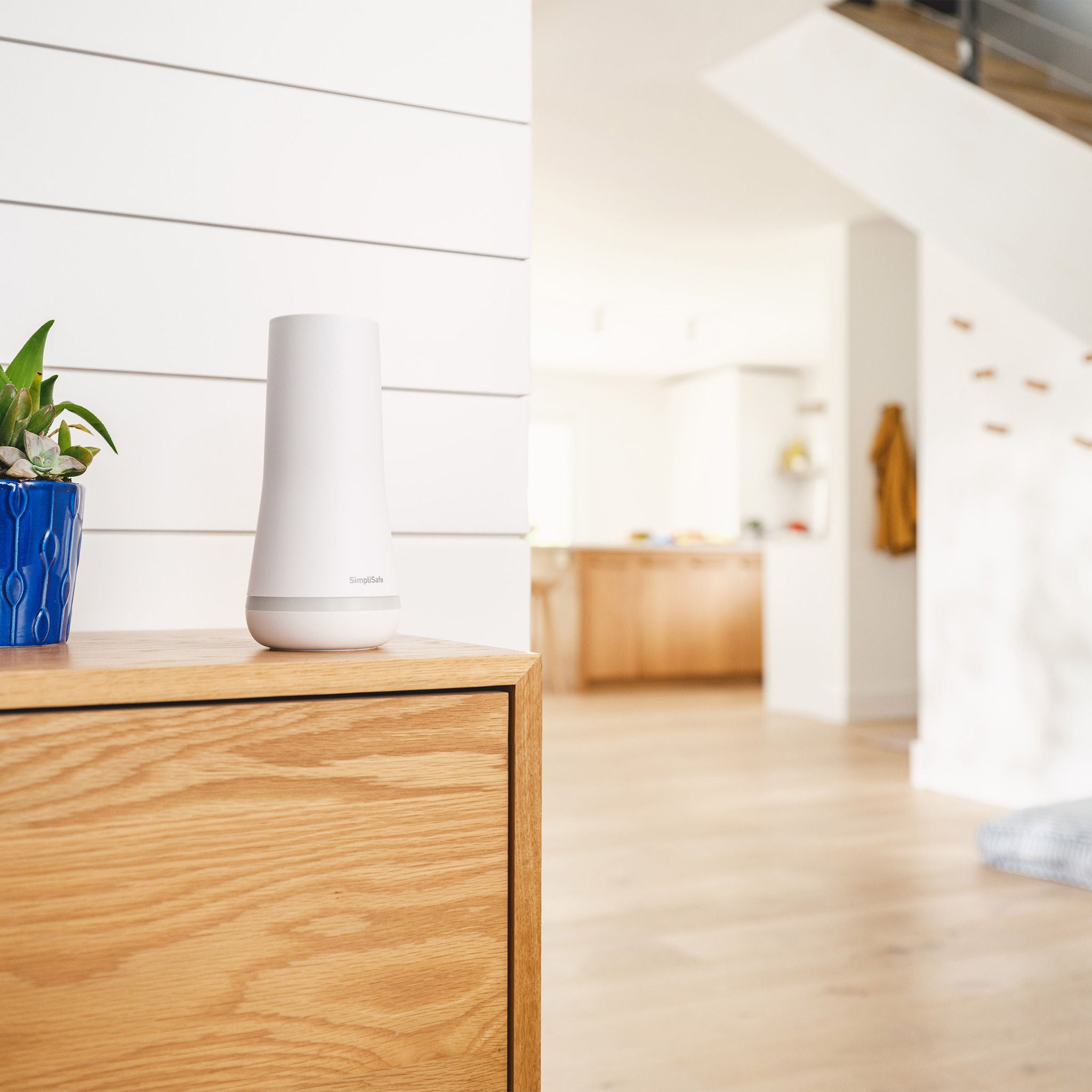 SimpliSafe Security System with 2 Outdoor Camera Series 2, 13-piece