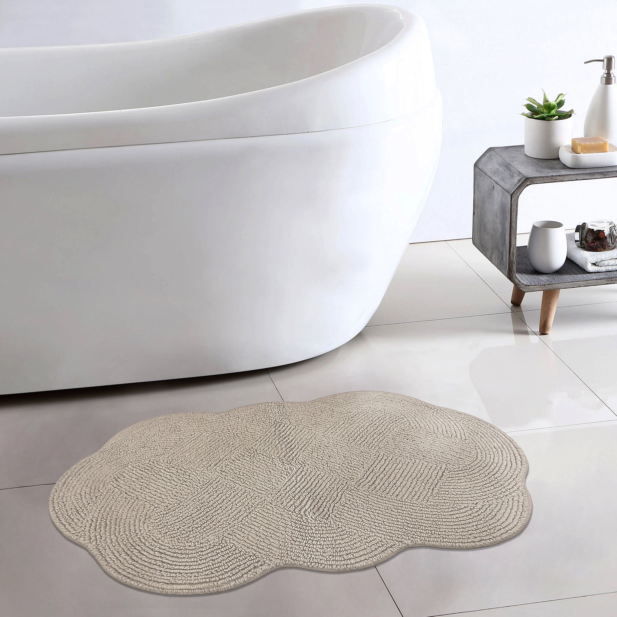 Scallop Tufted Bath Rug