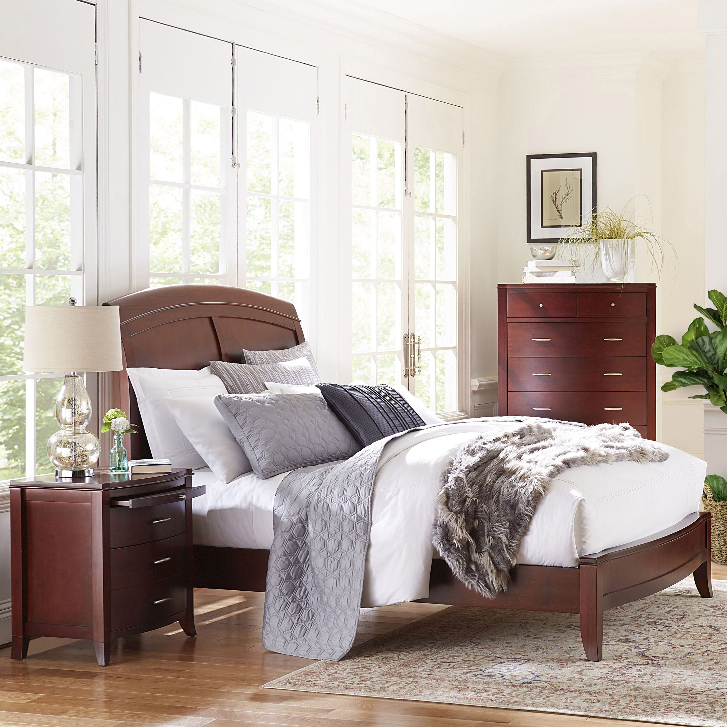 Laramonne Queen Bedroom Collection