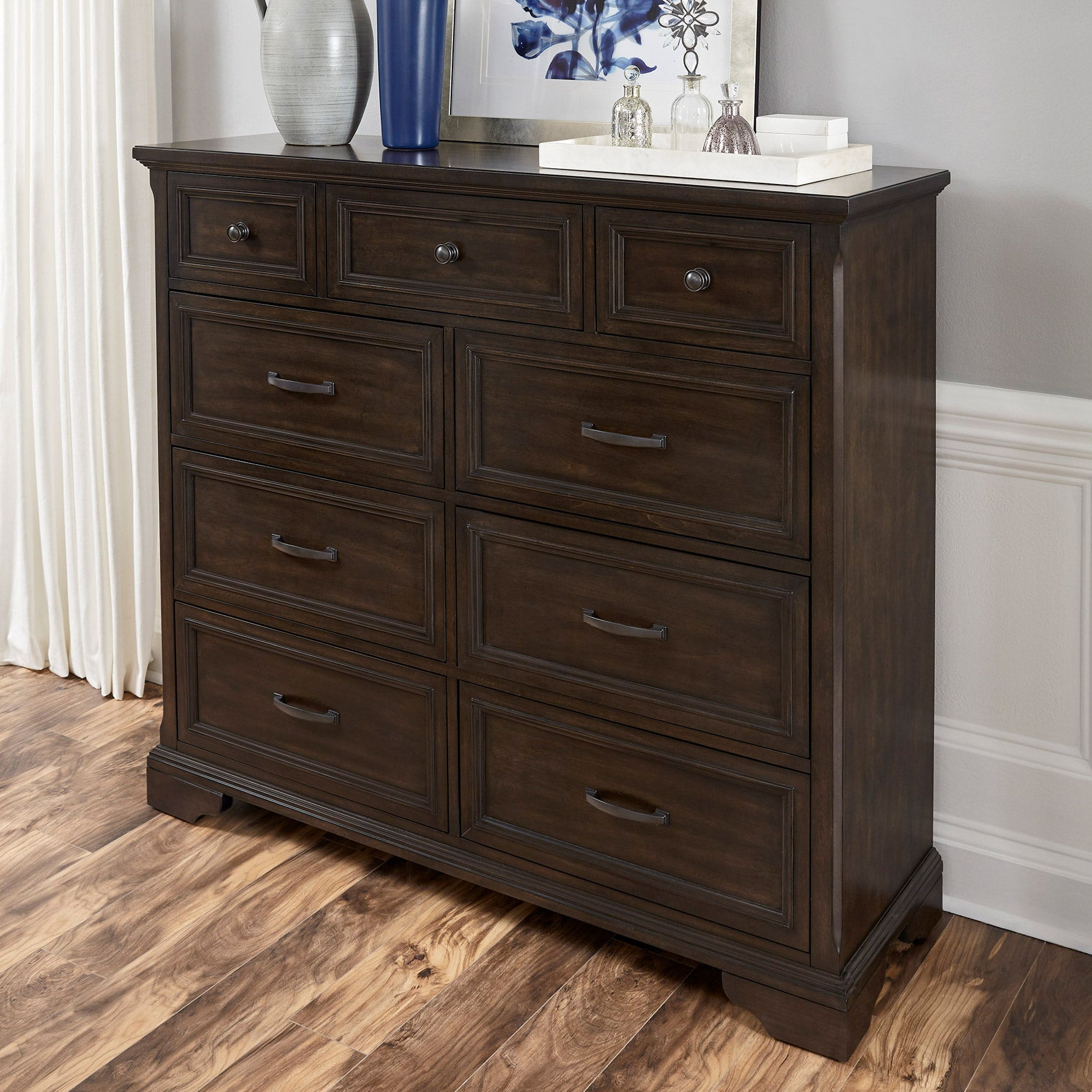 Nikos Gentleman's Chest