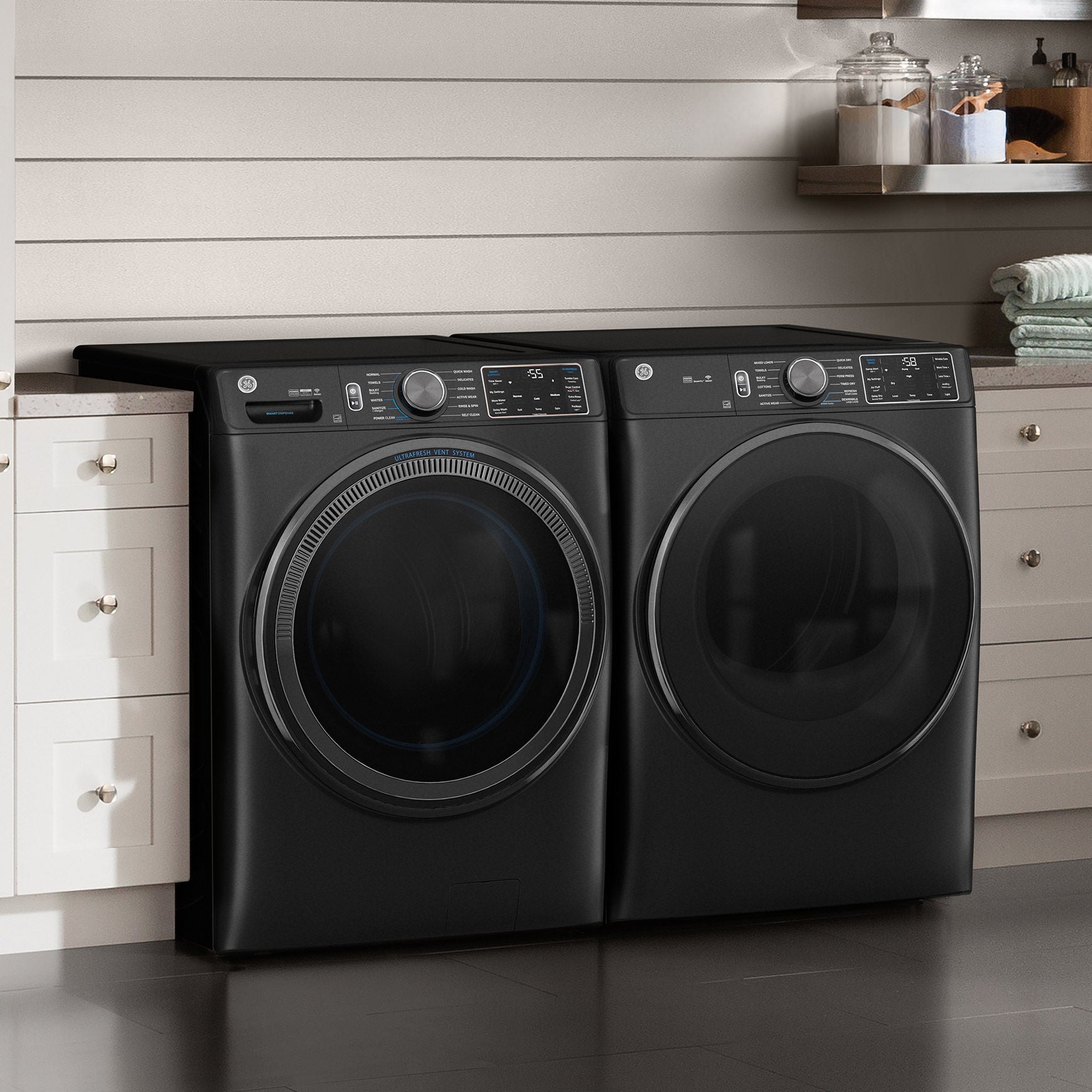 GE 5.0 cu. ft. Front Load Washer with UltraFresh Vent System, Reversible Door, WiFi