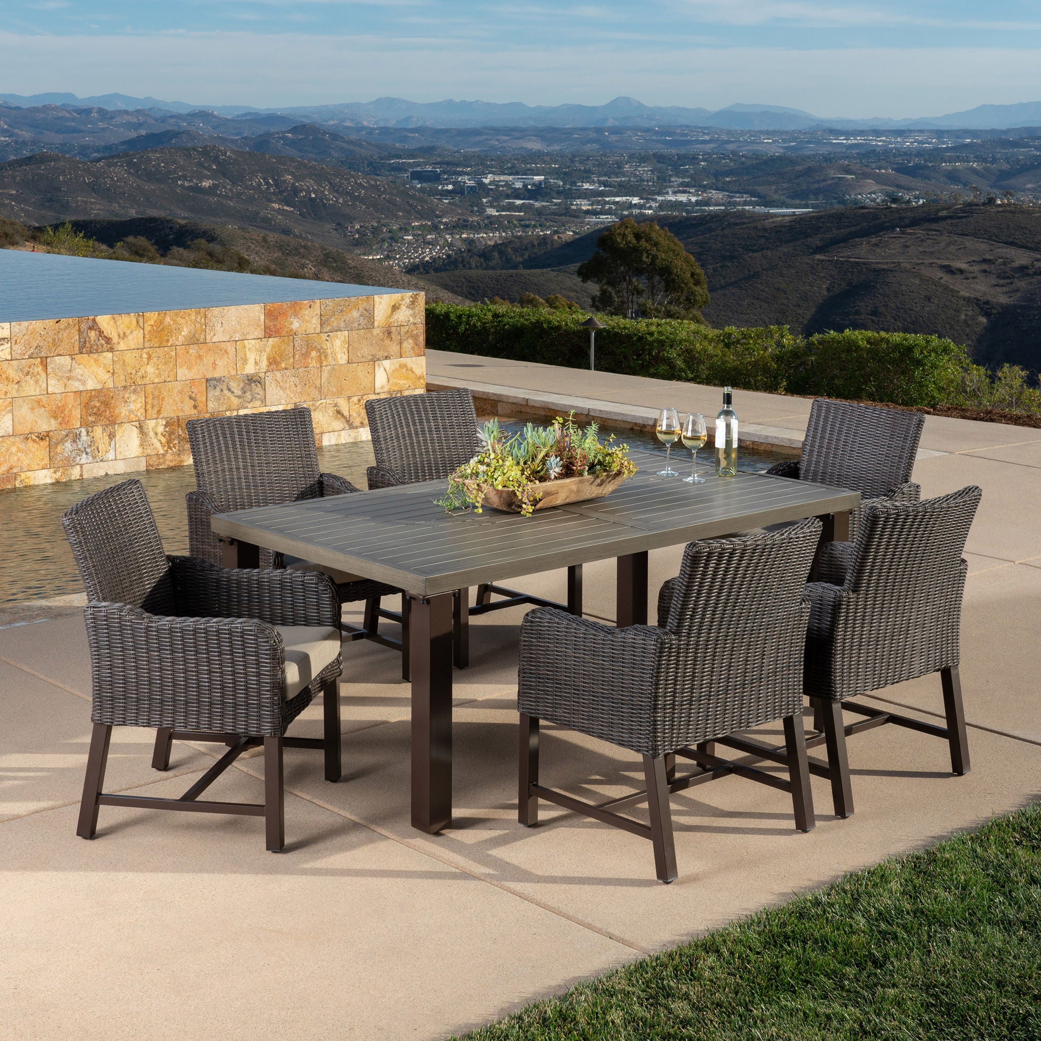 Grand Leisure Brandemore 7-piece Outdoor Patio Dining Set