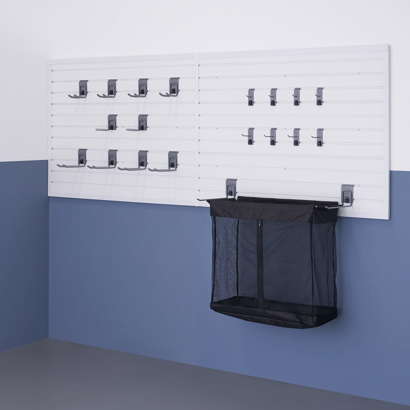 TRINITY 24 Sq Ft Modular Slatwall 19-piece Accessory Set