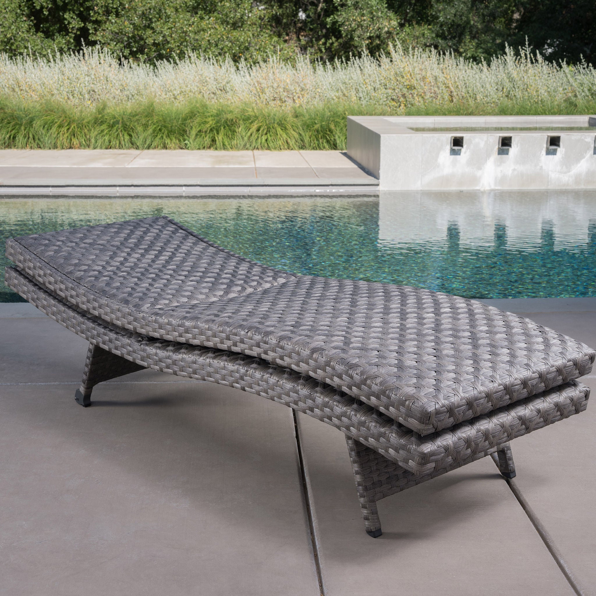 SunVilla Julia Woven Chaise Lounge 2-pack