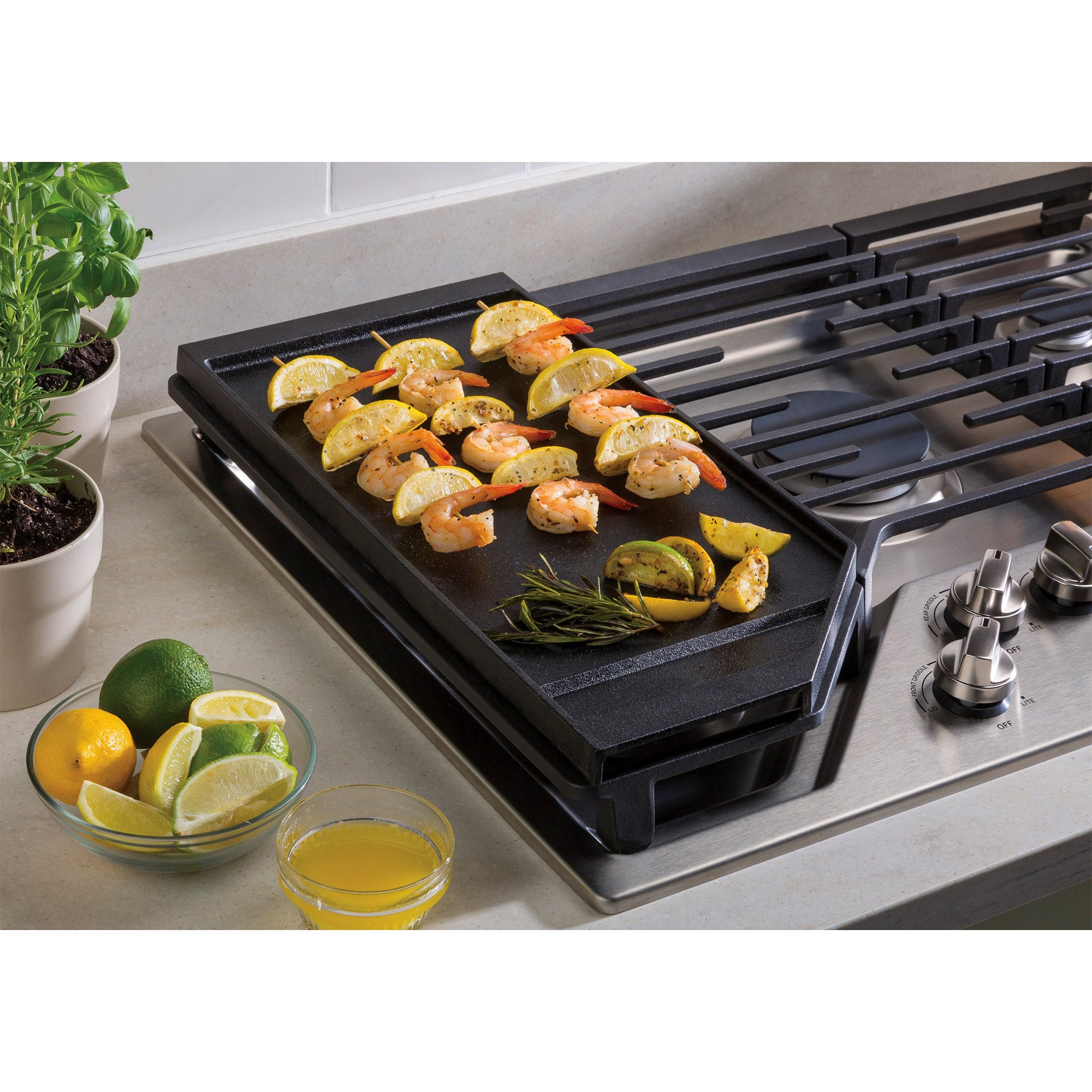 GE 30" GAS Cooktop with 5 Burners, Power Boil, Dishwasher Safe Grates