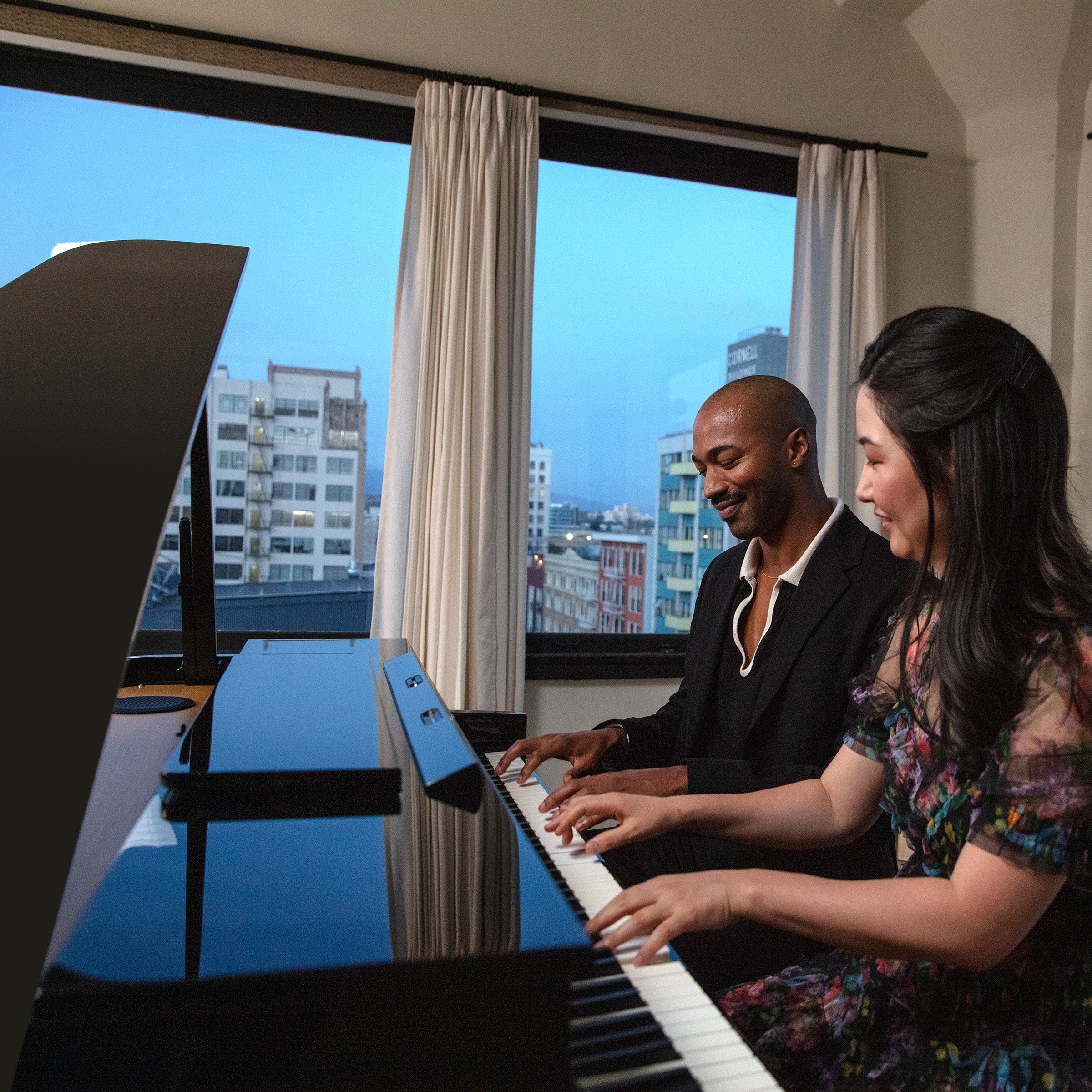 Roland CG-2 Digital Grand Piano Bundle
