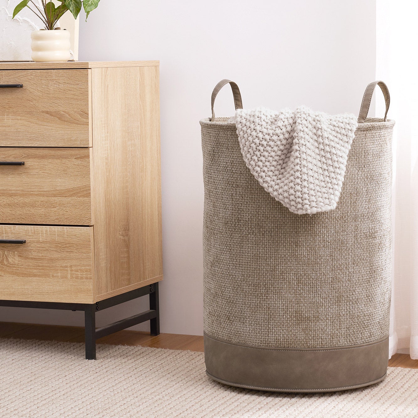 Baum Chelsea Laundry Hamper