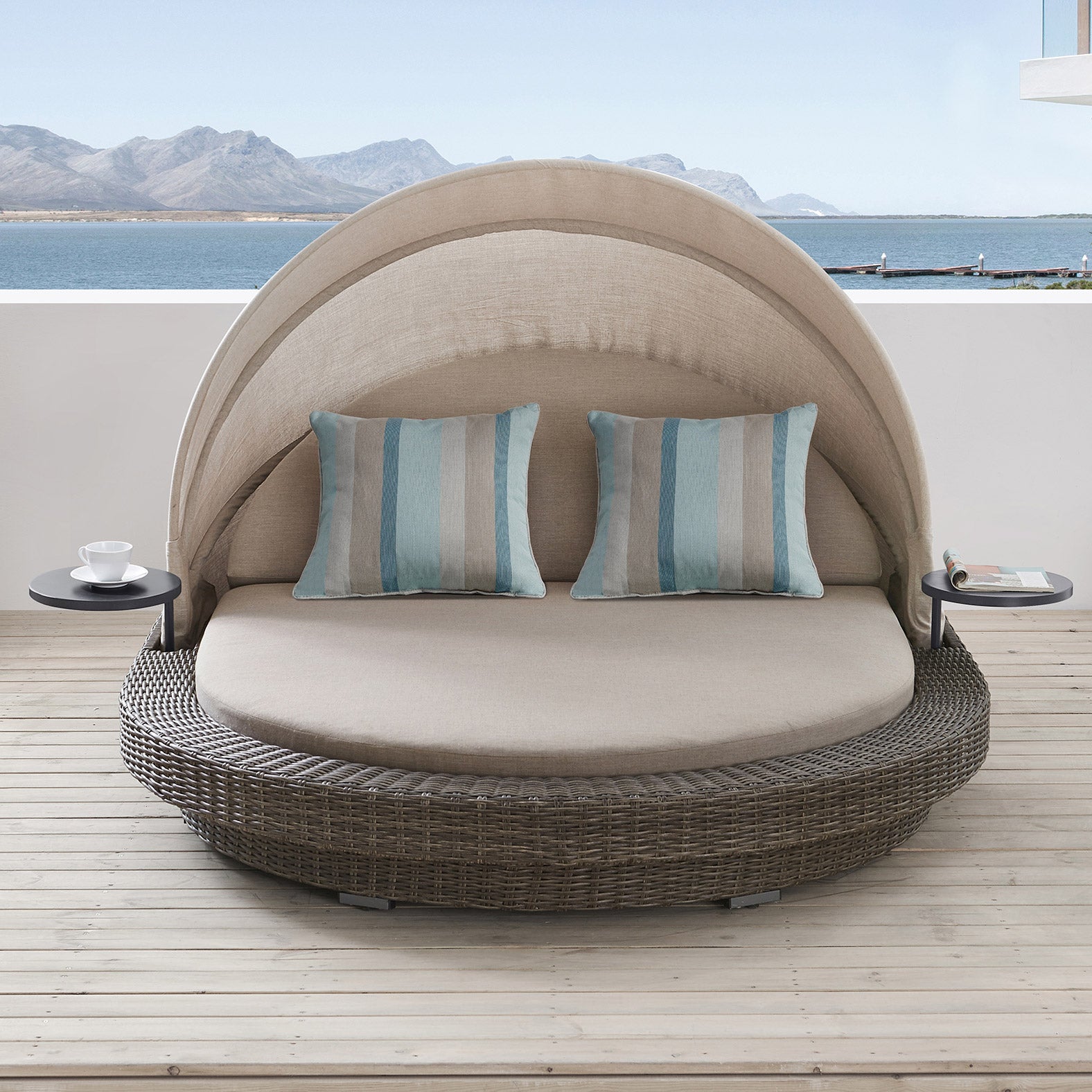 Sienna Oval Daybed