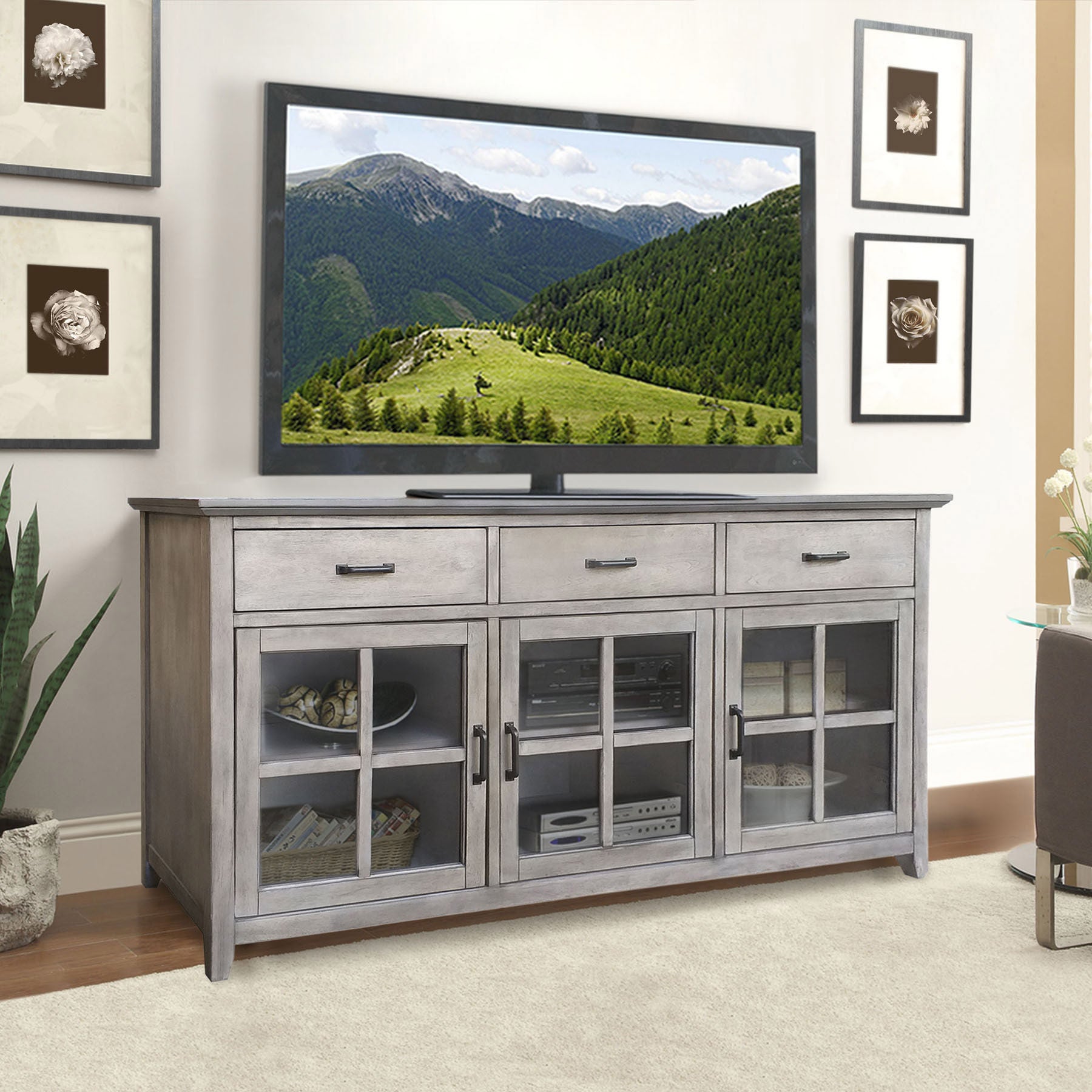 Nicholas Media Console