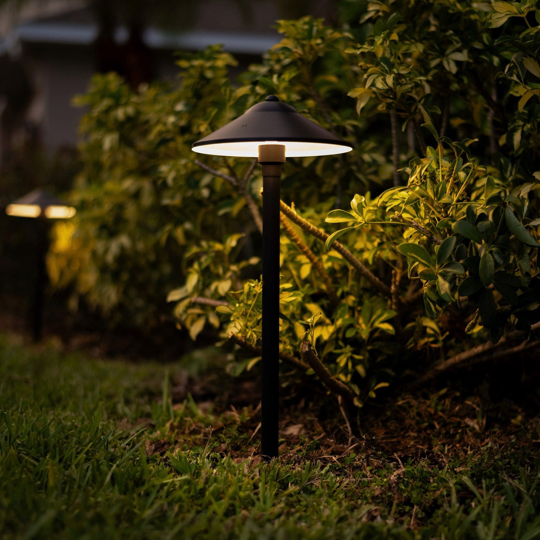 VOLT Landscape Lighting 9-piece Path & Area Light LED Starter Kit