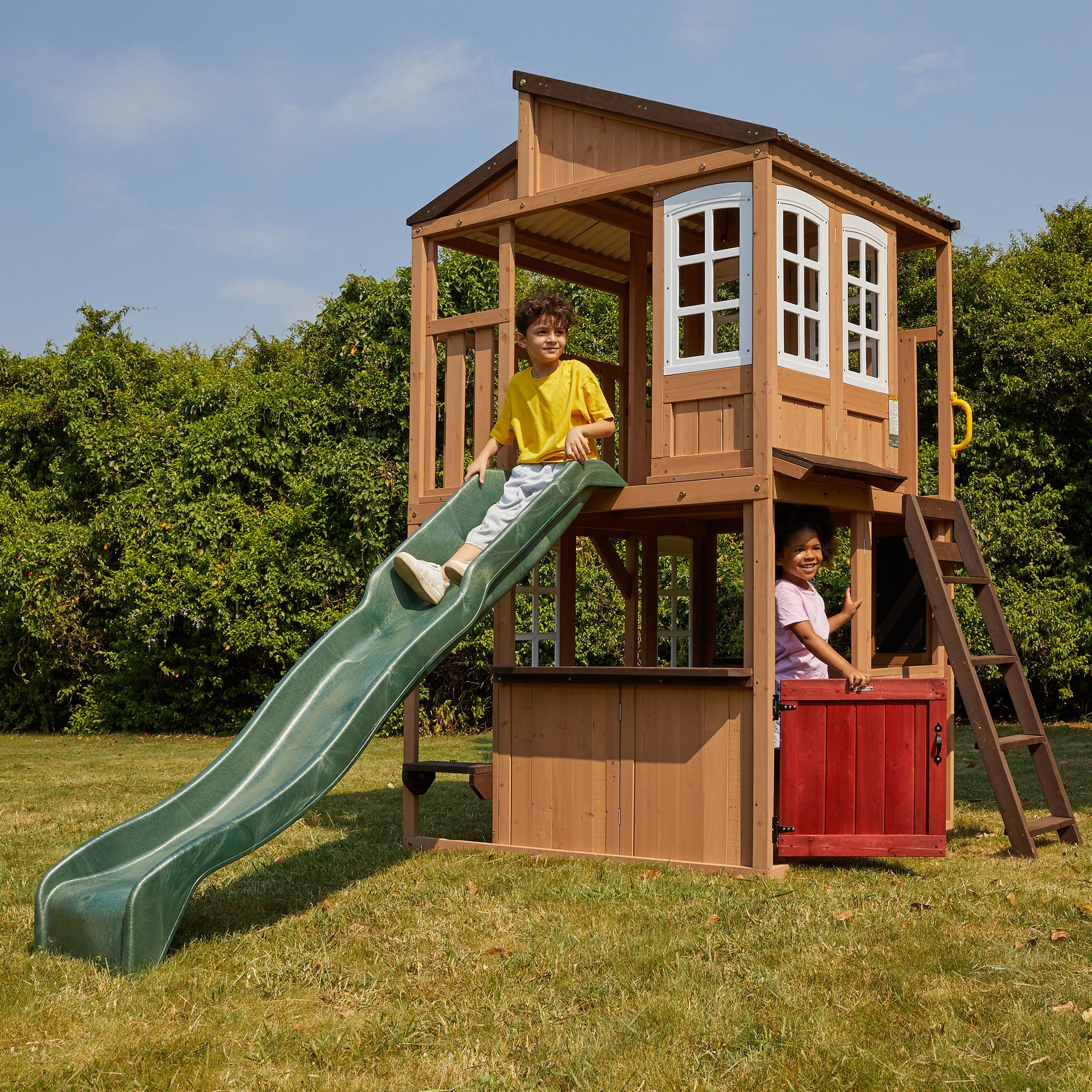 Cedar Summit by Kidkraft Lofty Heights Playhouse