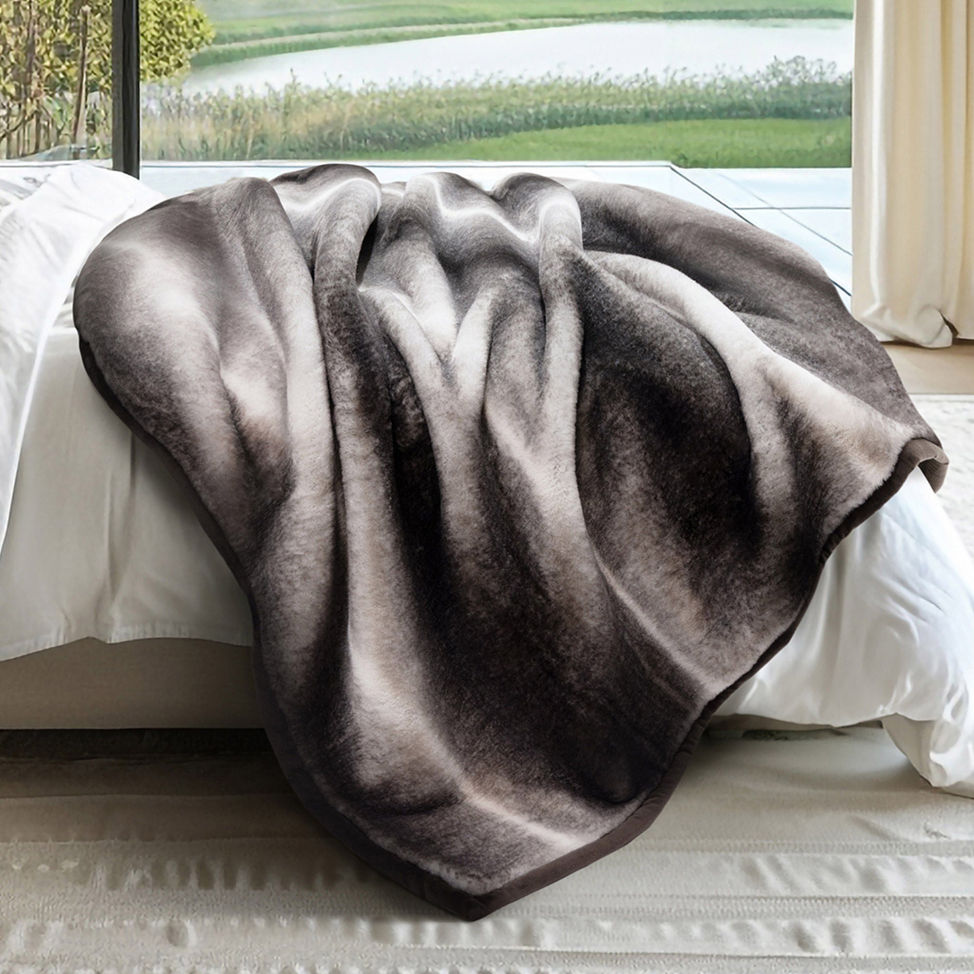 Mon Chateau Faux Fur Throw