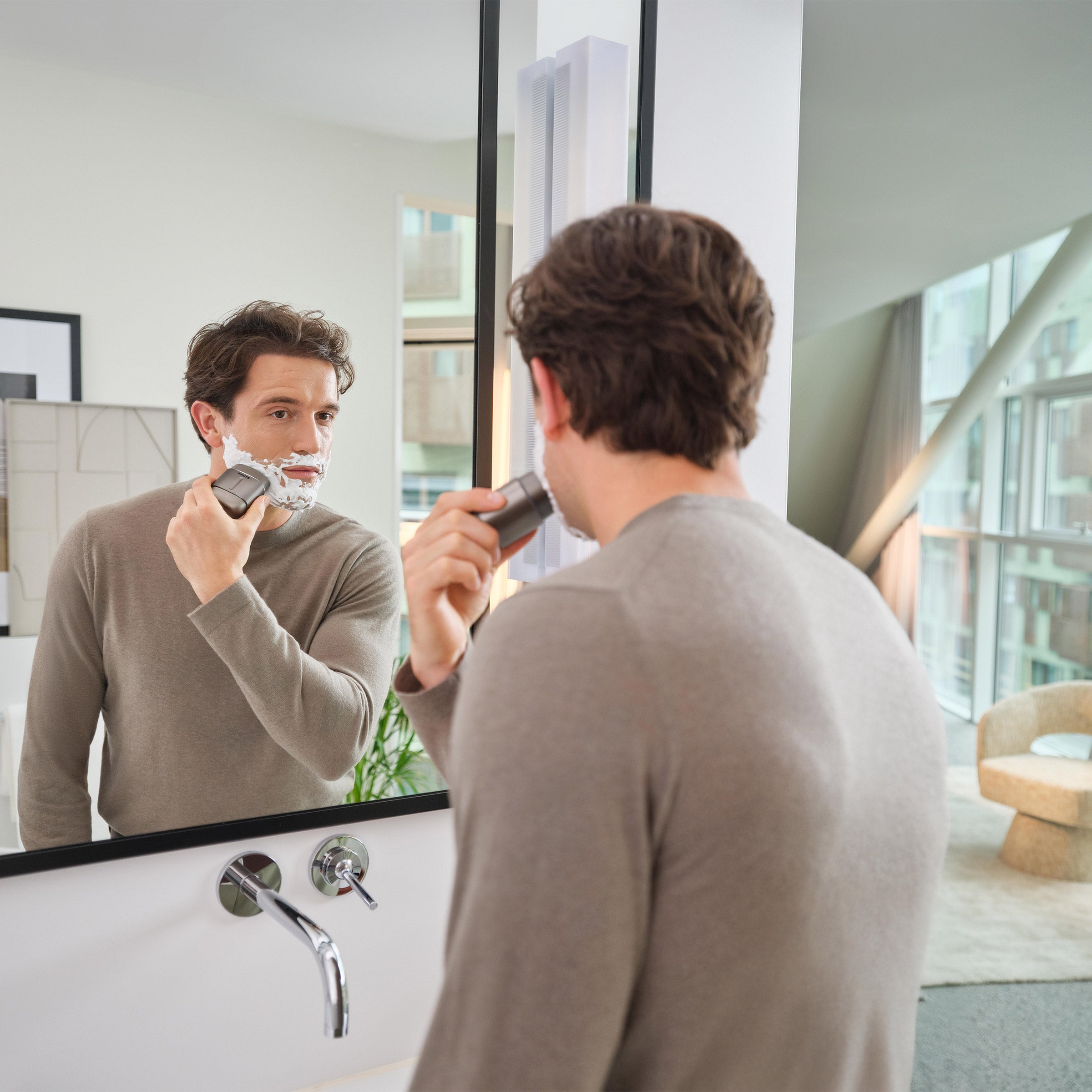 Philips Norelco Compact Electric Shaver 700, Lift and Cut System