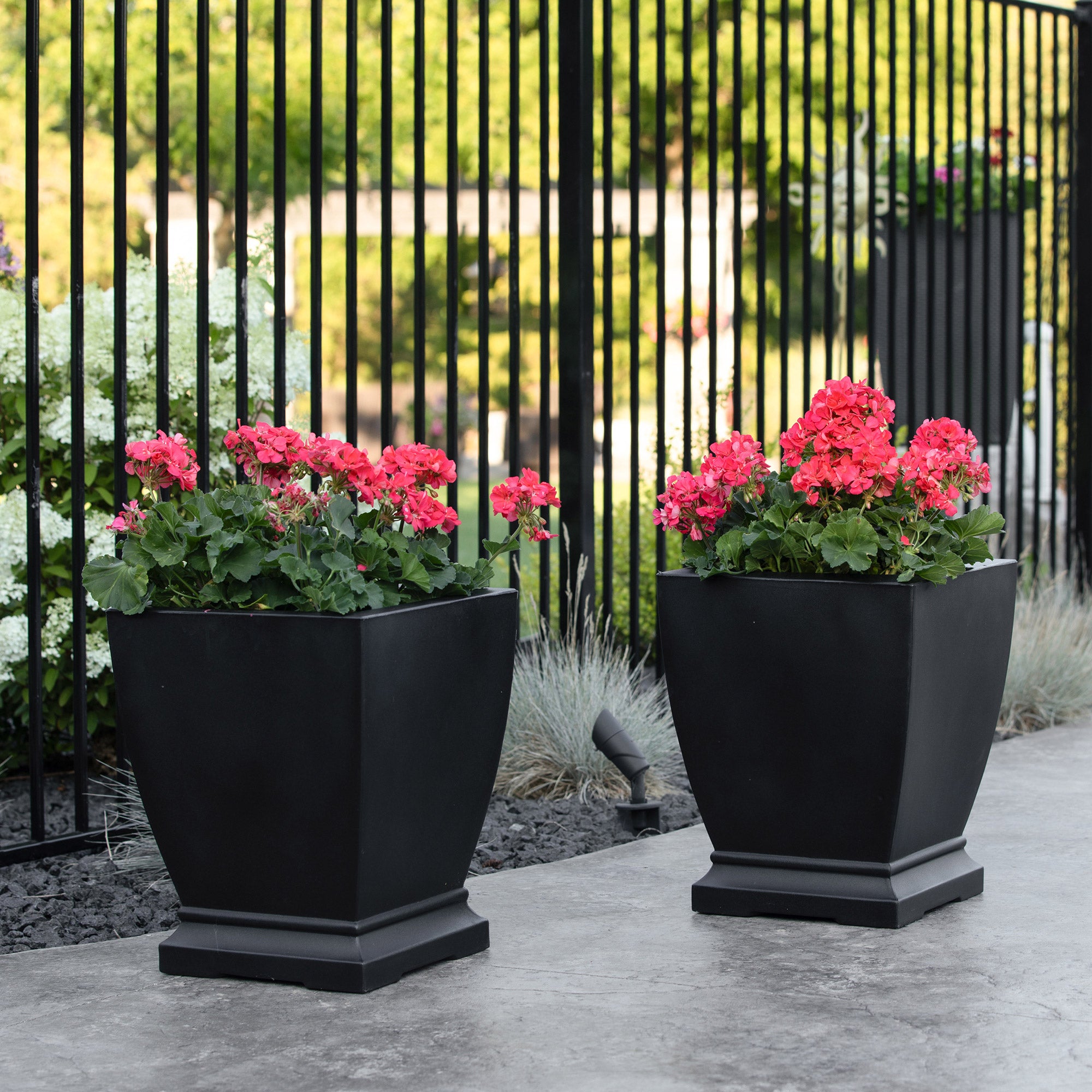 Acadia 18" Planter, 2-pack