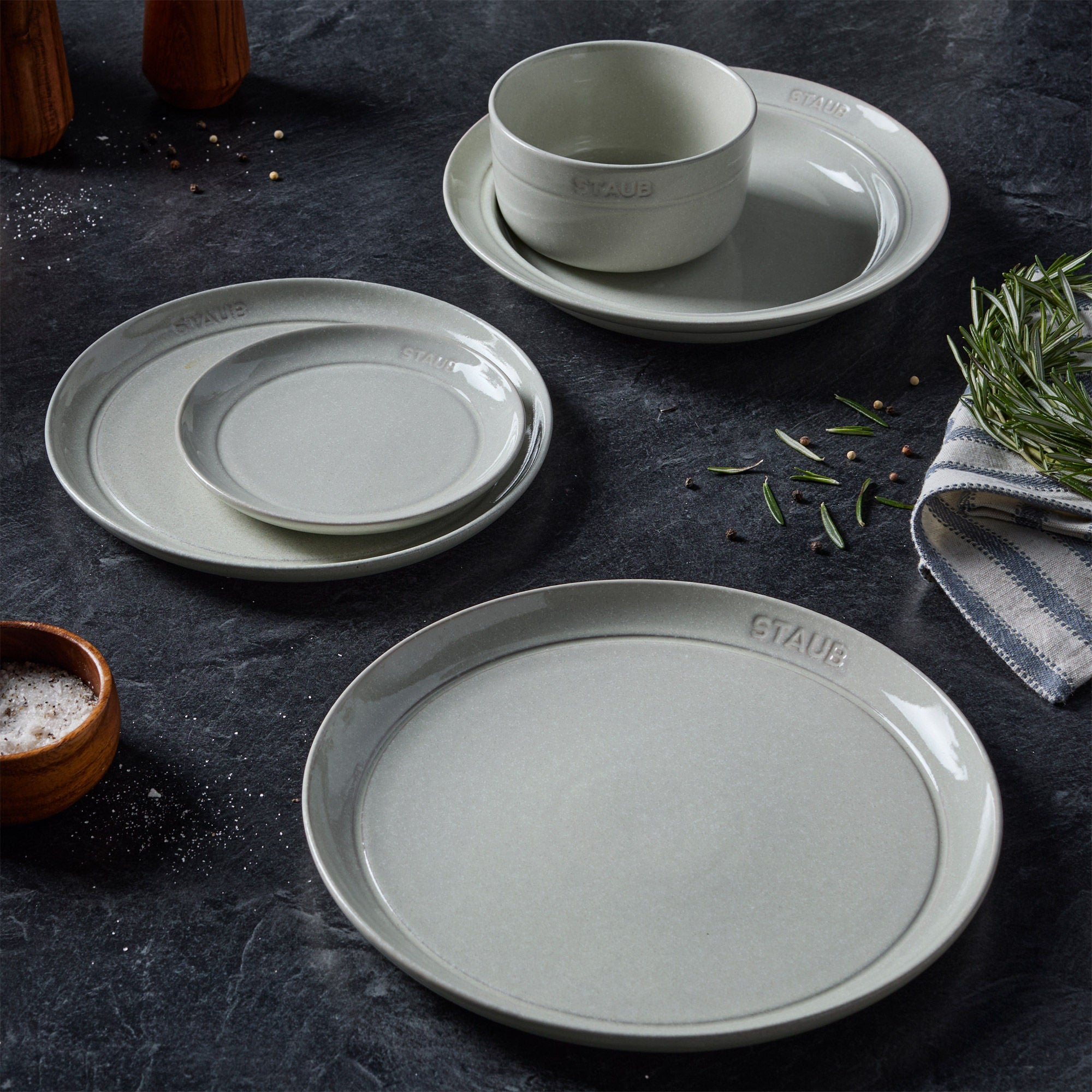 Staub Dinnerware 20-piece Set, Service for 4
