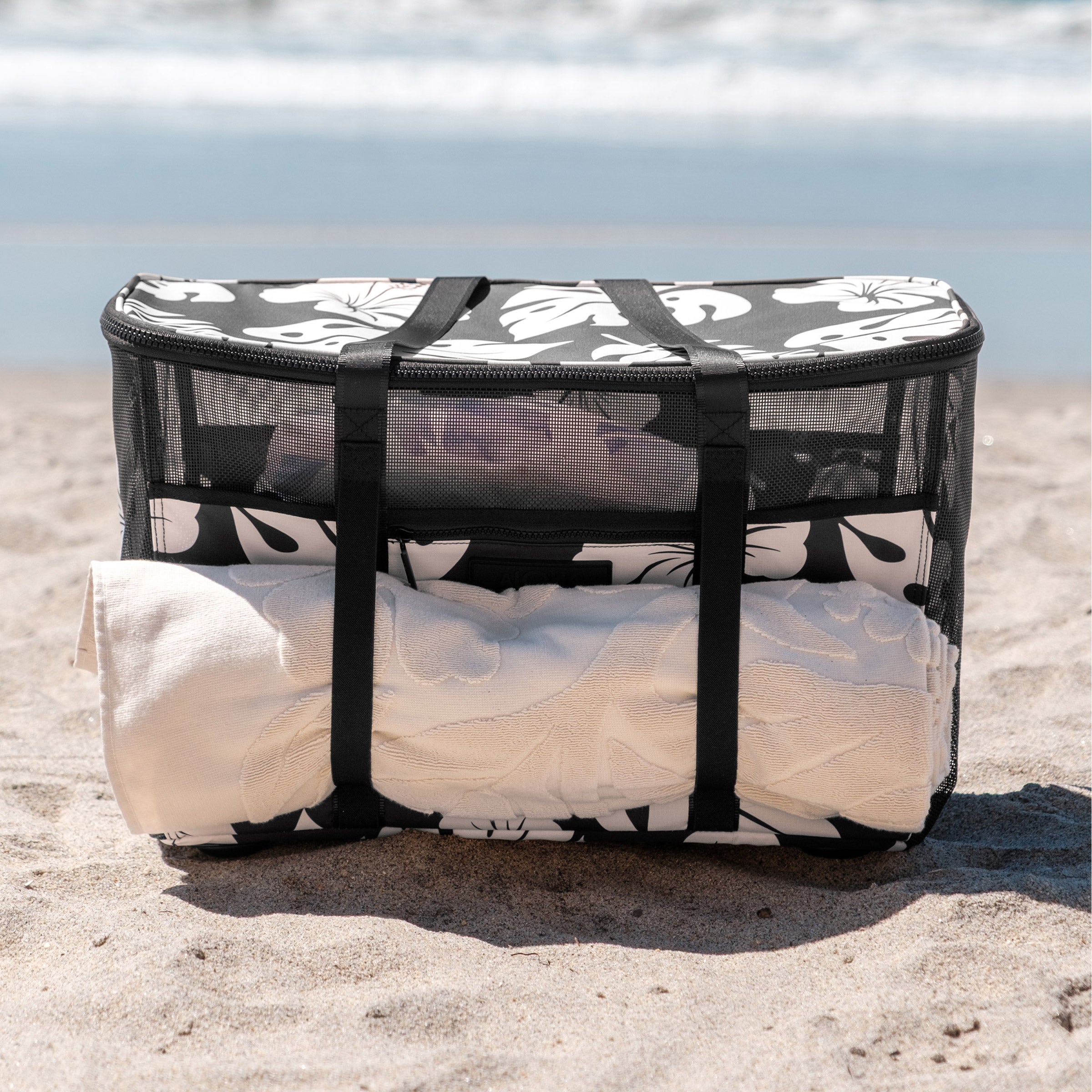Aloha + CleverMade Collapsible Beach Tote
