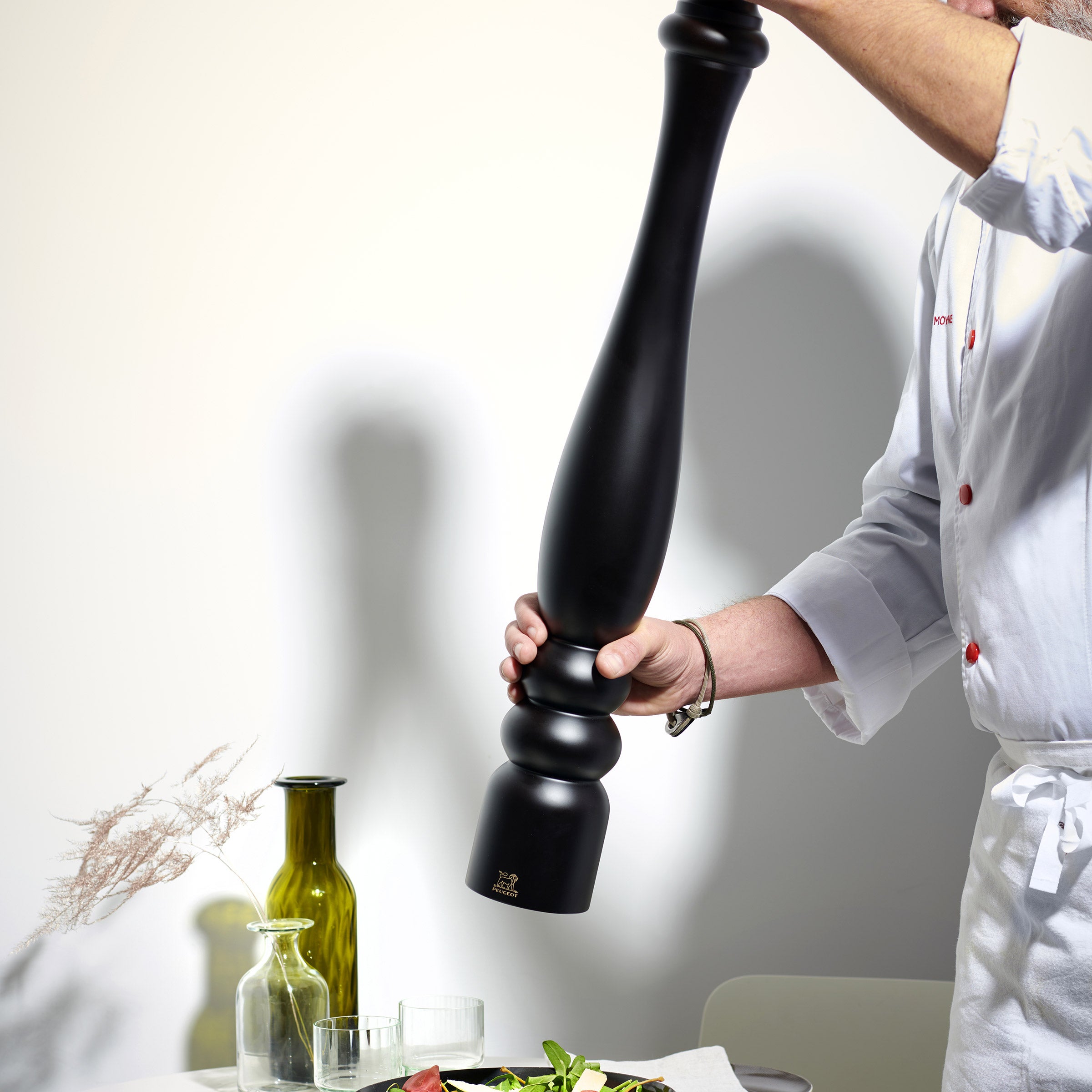 Peugeot Paris Classic Chocolate Pepper Mill, 31.5"