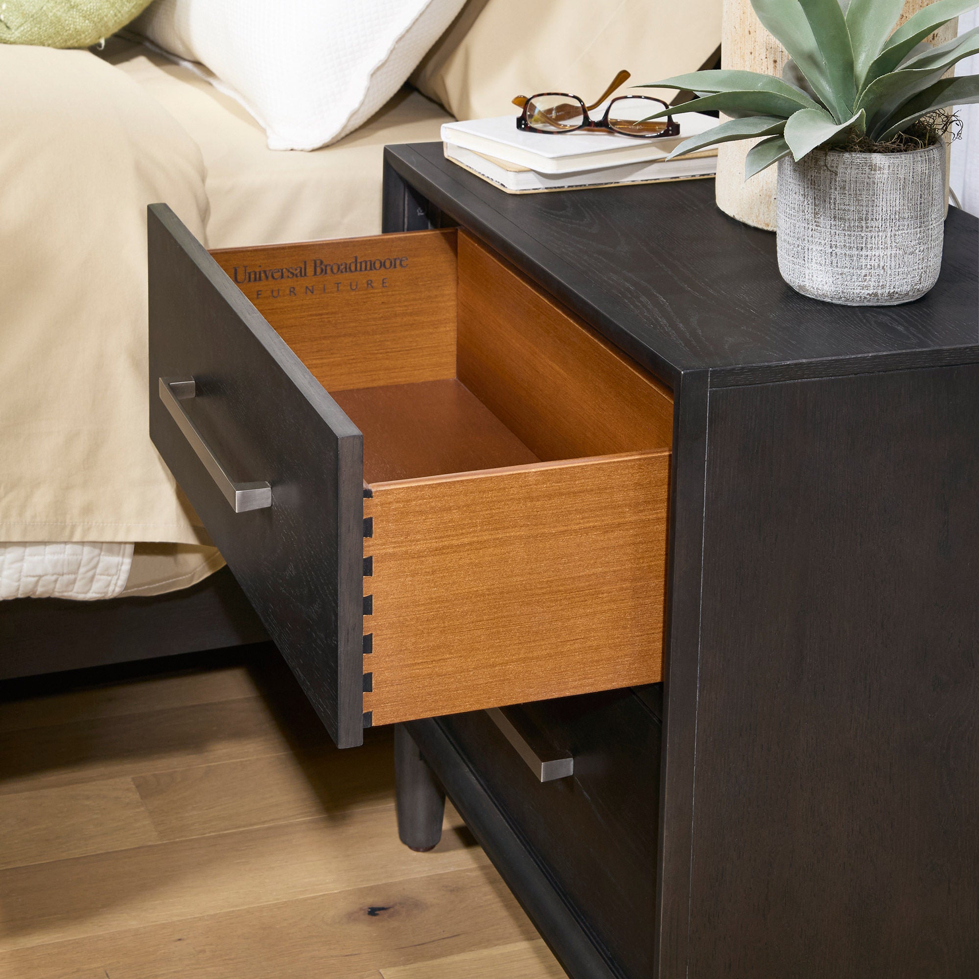 Redmond 2-Drawer Nightstand