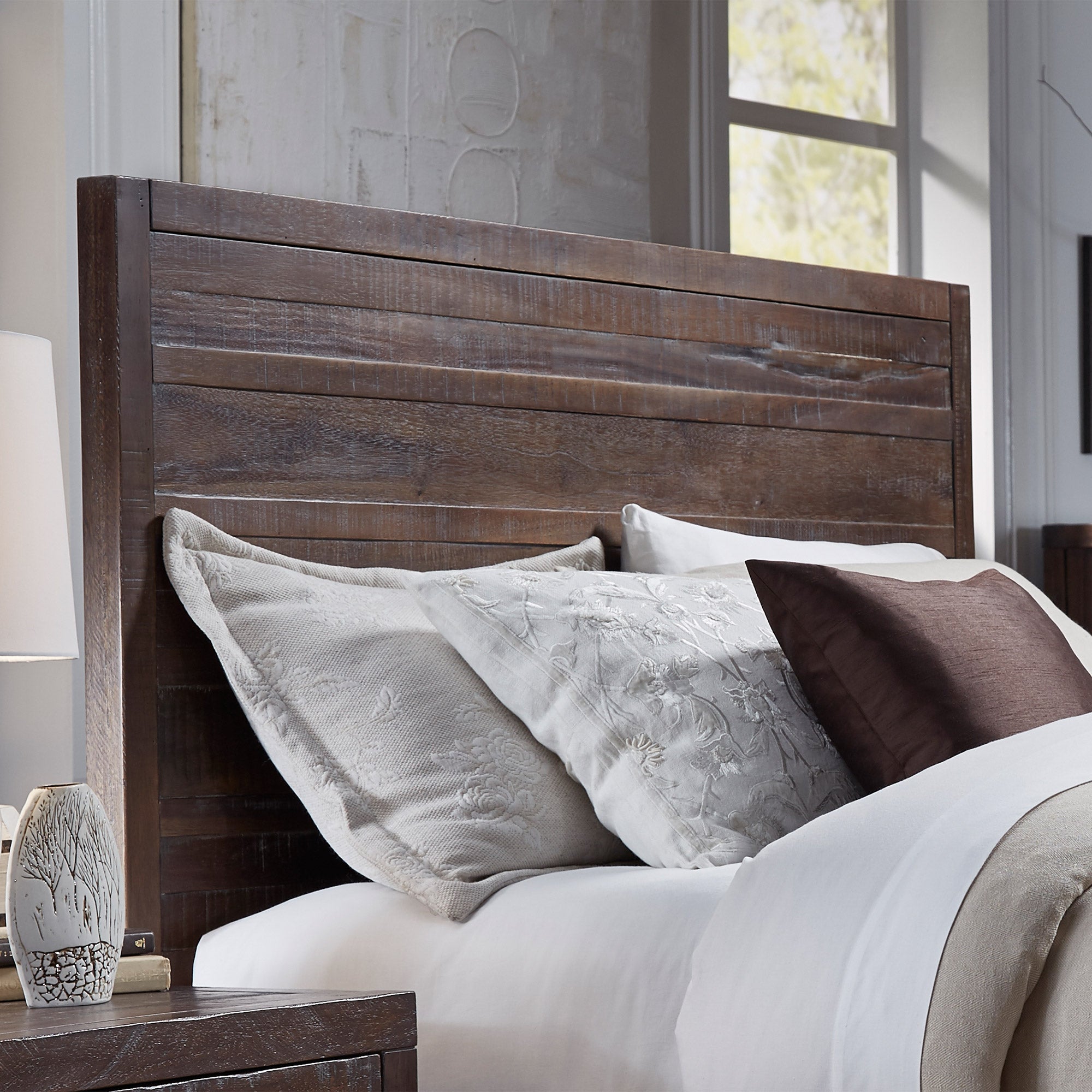 Torsten 5-Piece Queen Storage Bedroom Set
