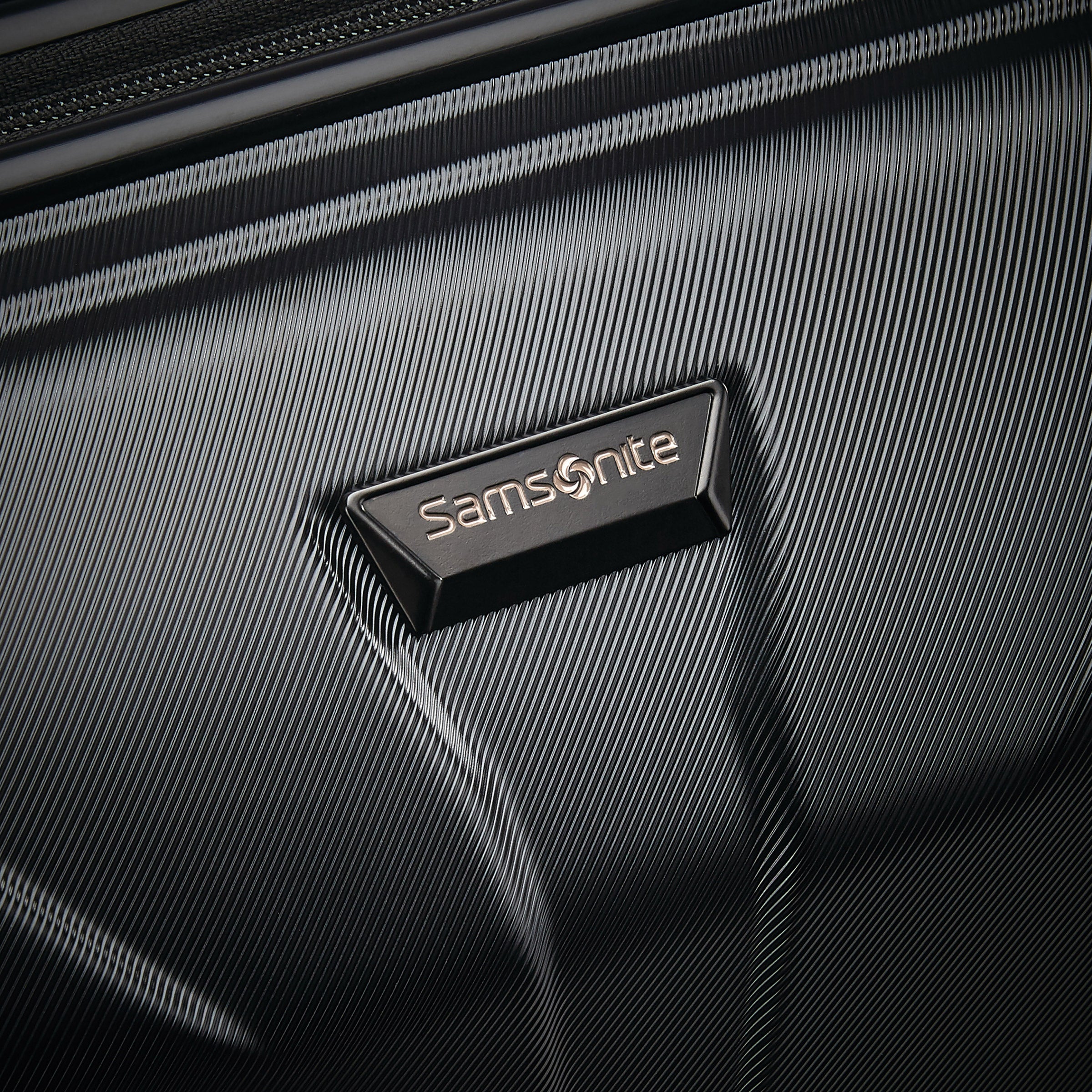 Samsonite Xcalibur XLT Spinner Carry-on