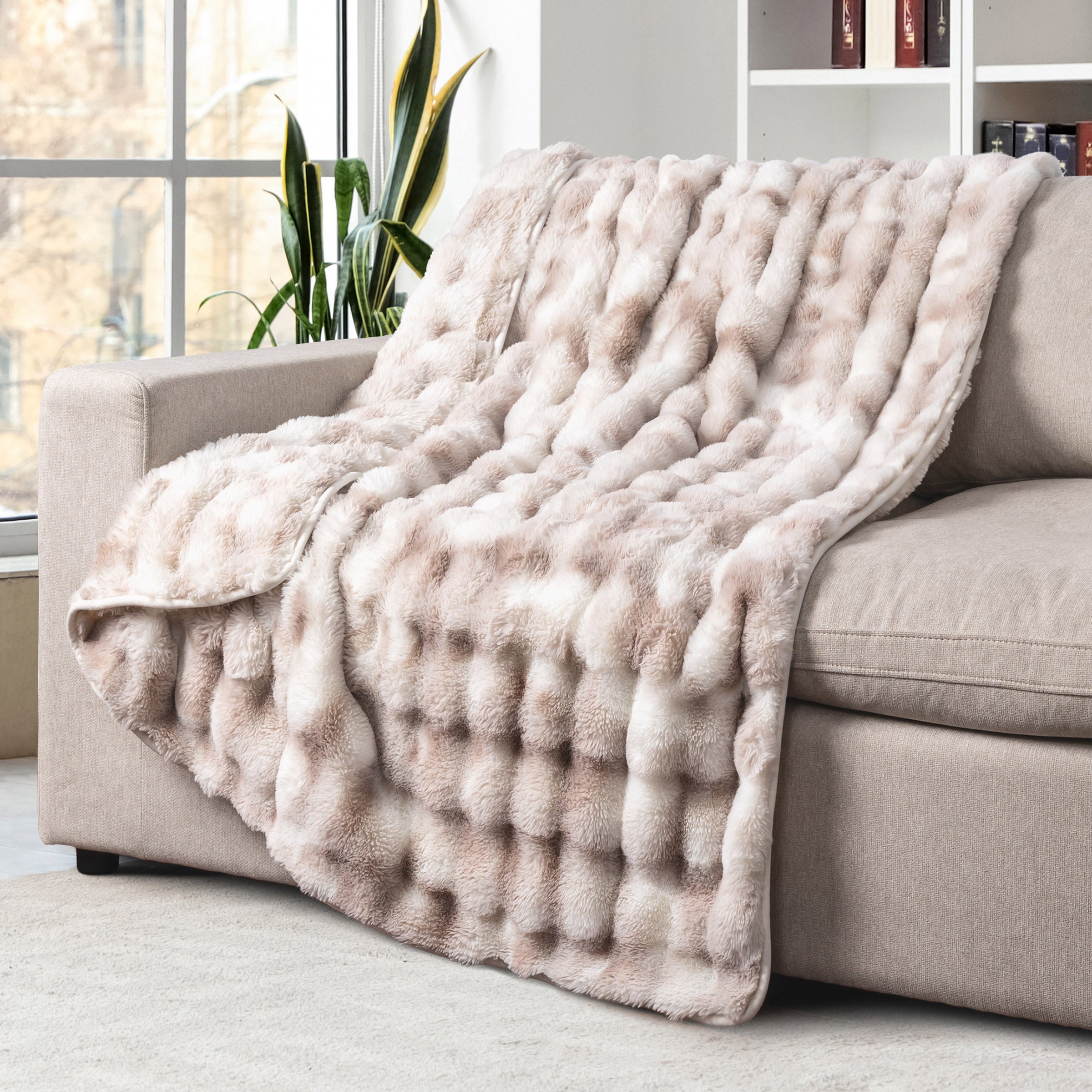Life Comfort Bubble Faux Fur Throw