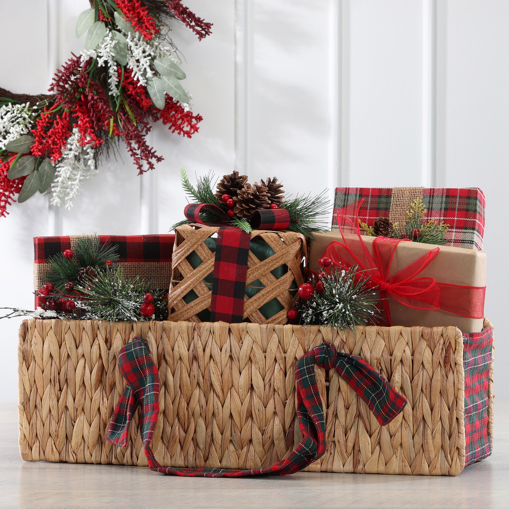 Simply Sweet Holiday Gift Basket, 3.44 lbs.