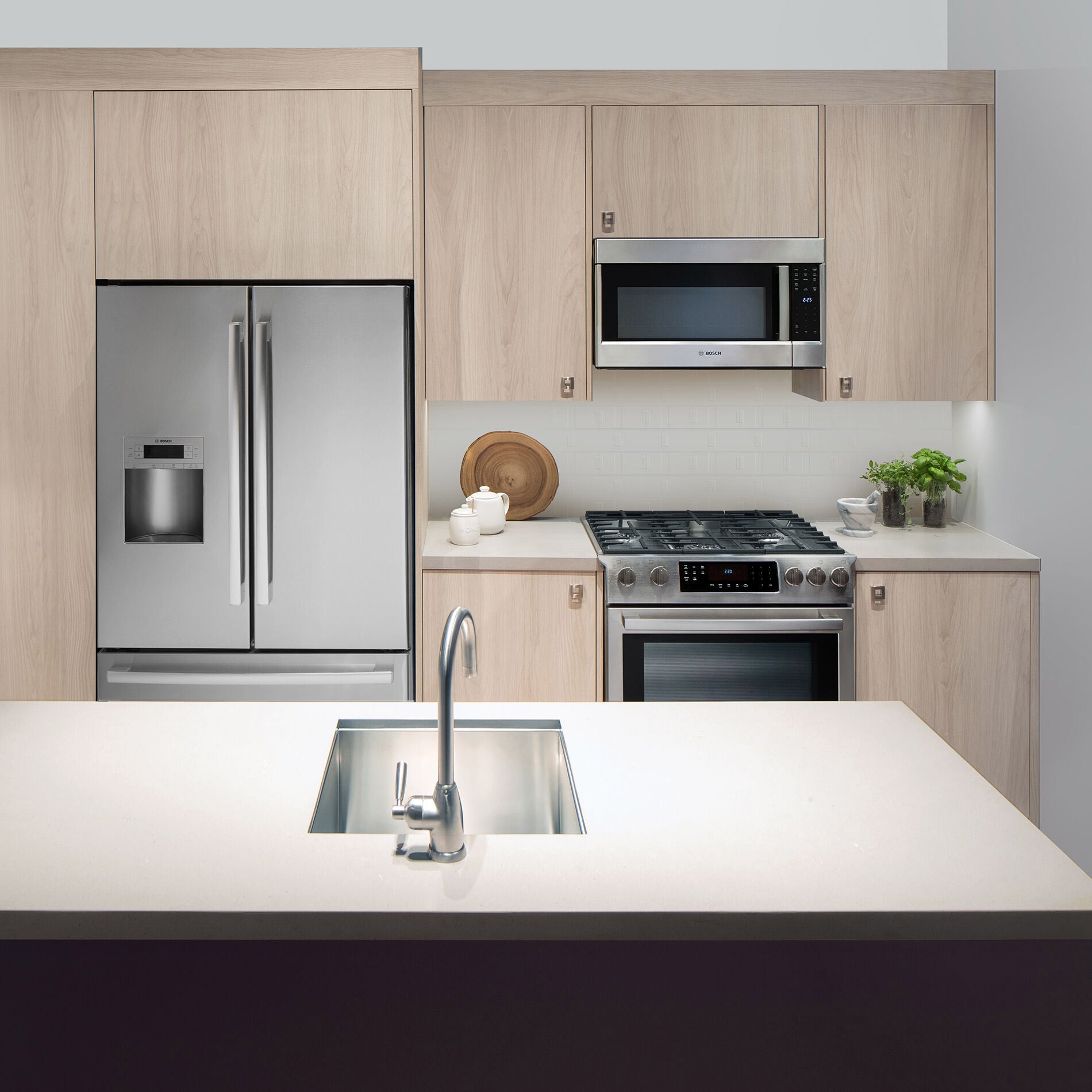 Bosch 1.9 cu. ft. Over-the-Range Convection Microwave