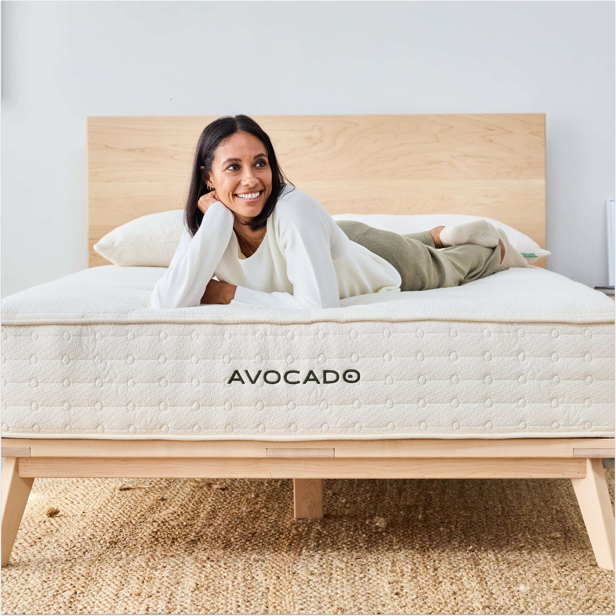 Avocado Organic 11" Medium Hybrid Mattress