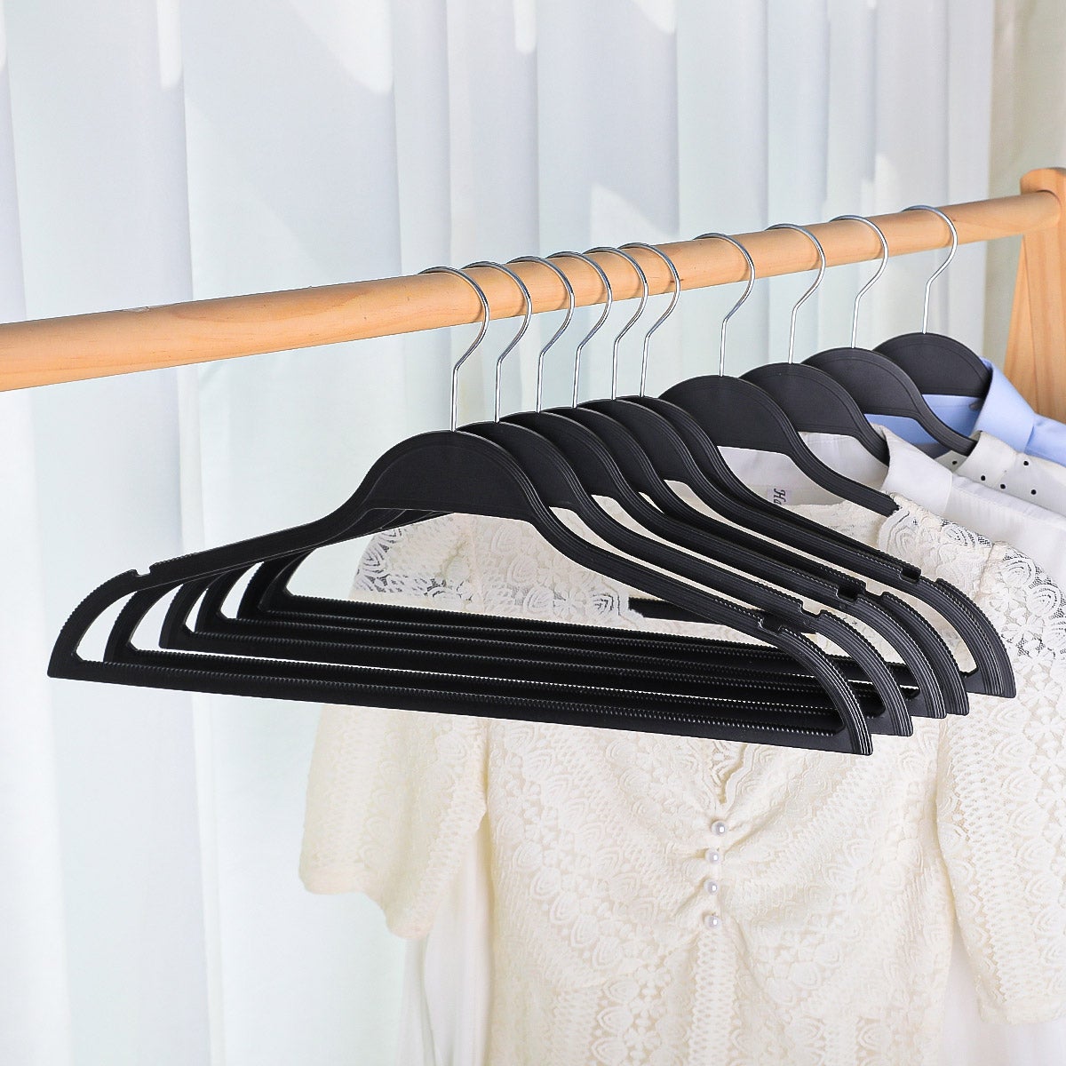 Non-slip Rubberized Hanger 100-pack