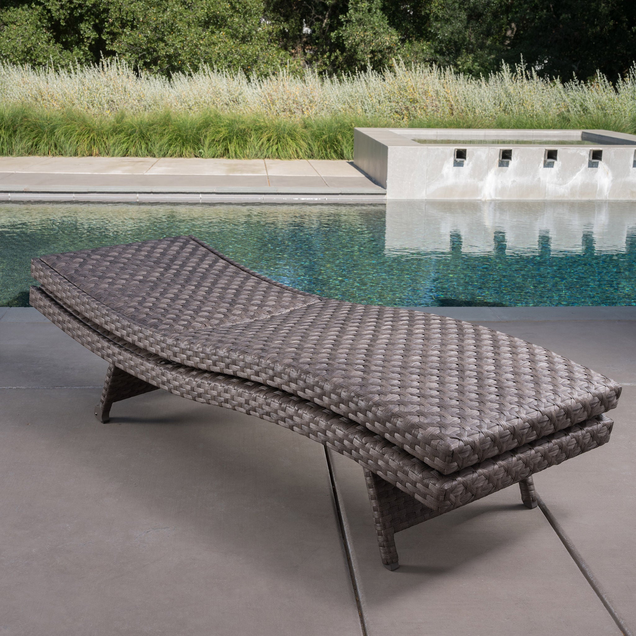 SunVilla Julia Woven Chaise Lounge 2-pack