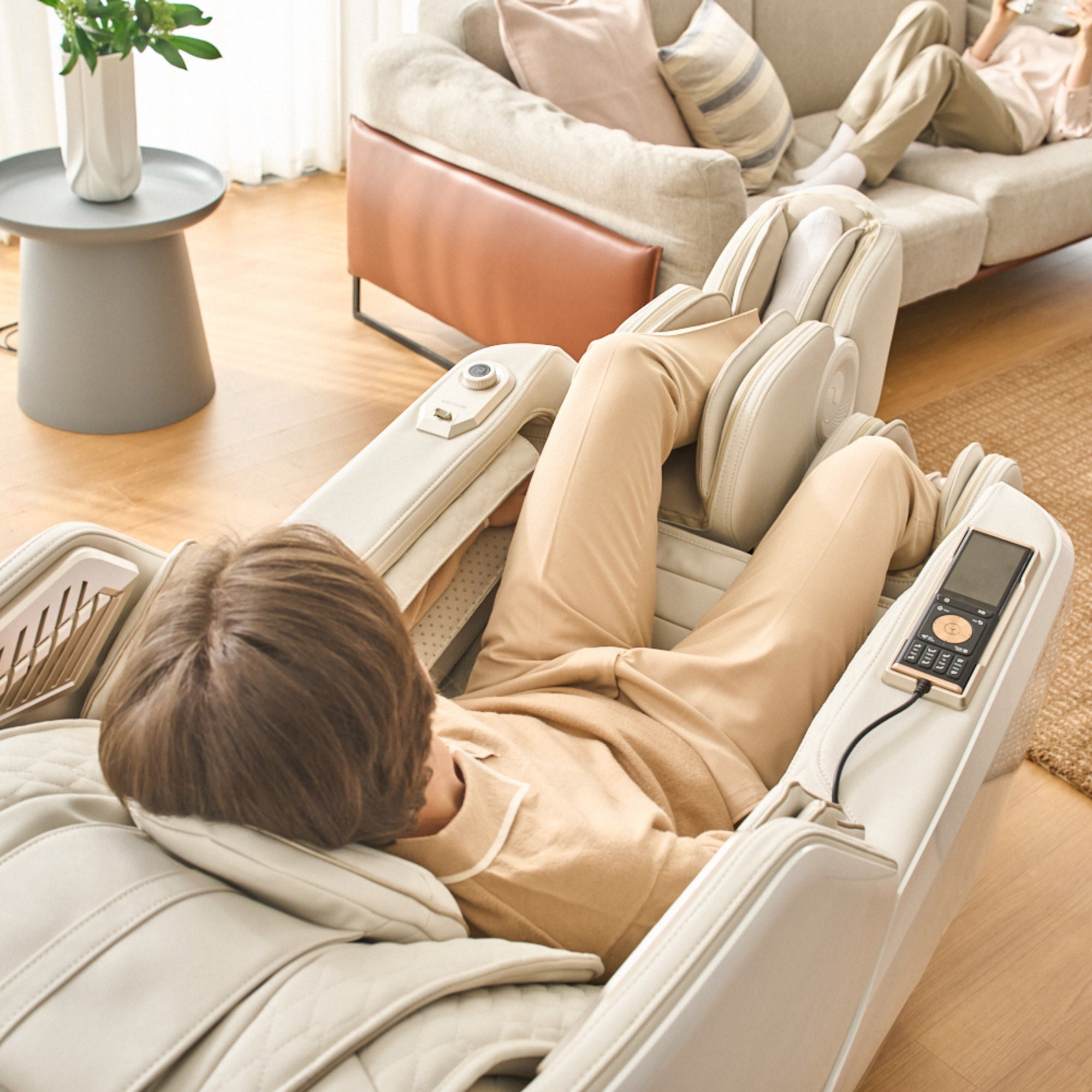 Bodyfriend FALCON Massage Chair with ROVO Walking Technology